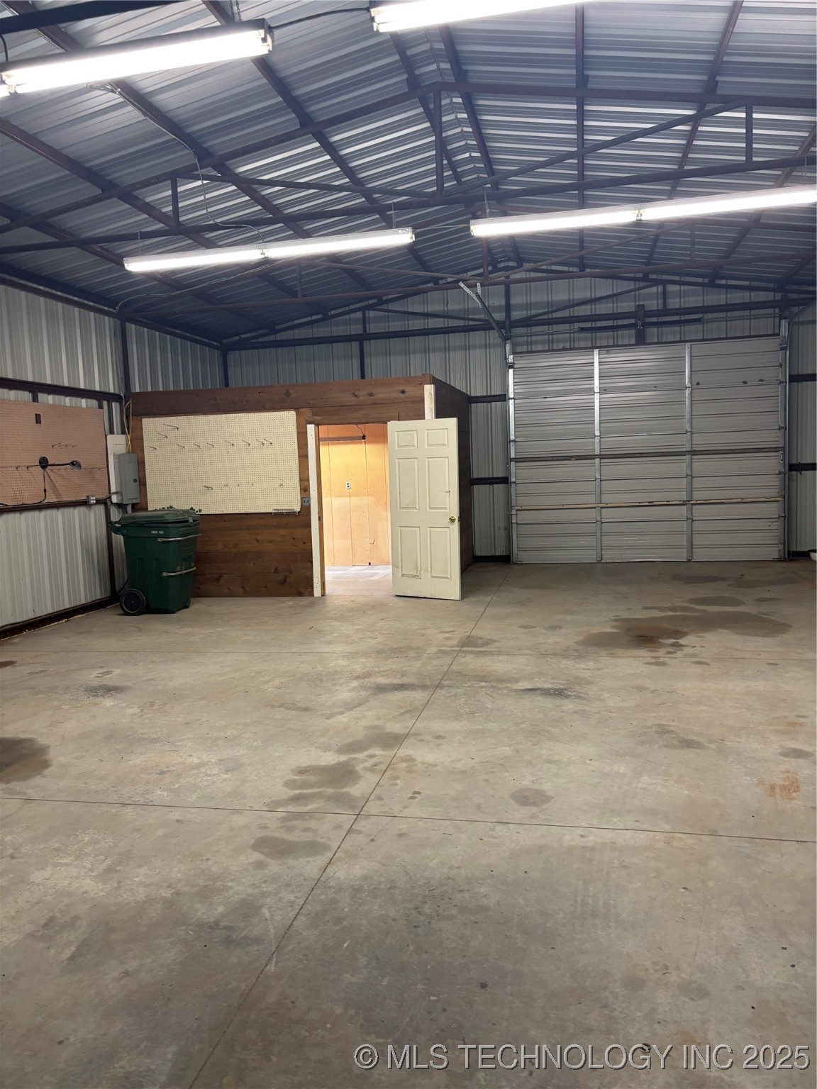 3113 S Twin Mounds Street Yale OK 74085