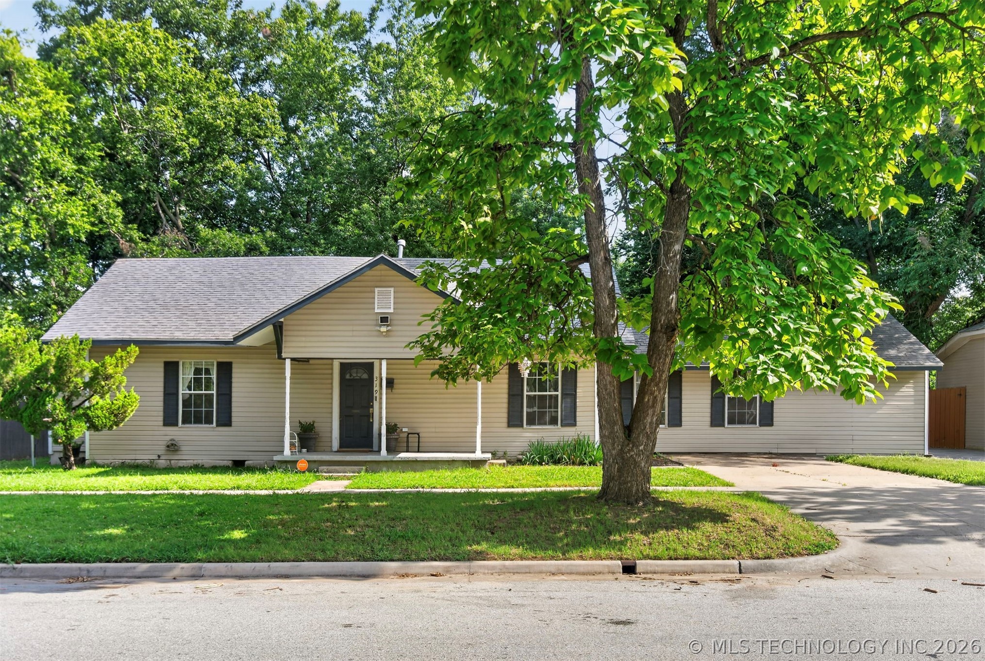 319 W Bryan Avenue Sapulpa OK 74066