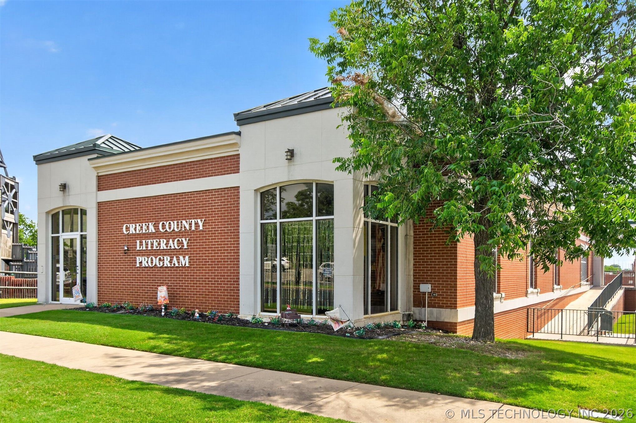 319 W Bryan Avenue Sapulpa OK 74066