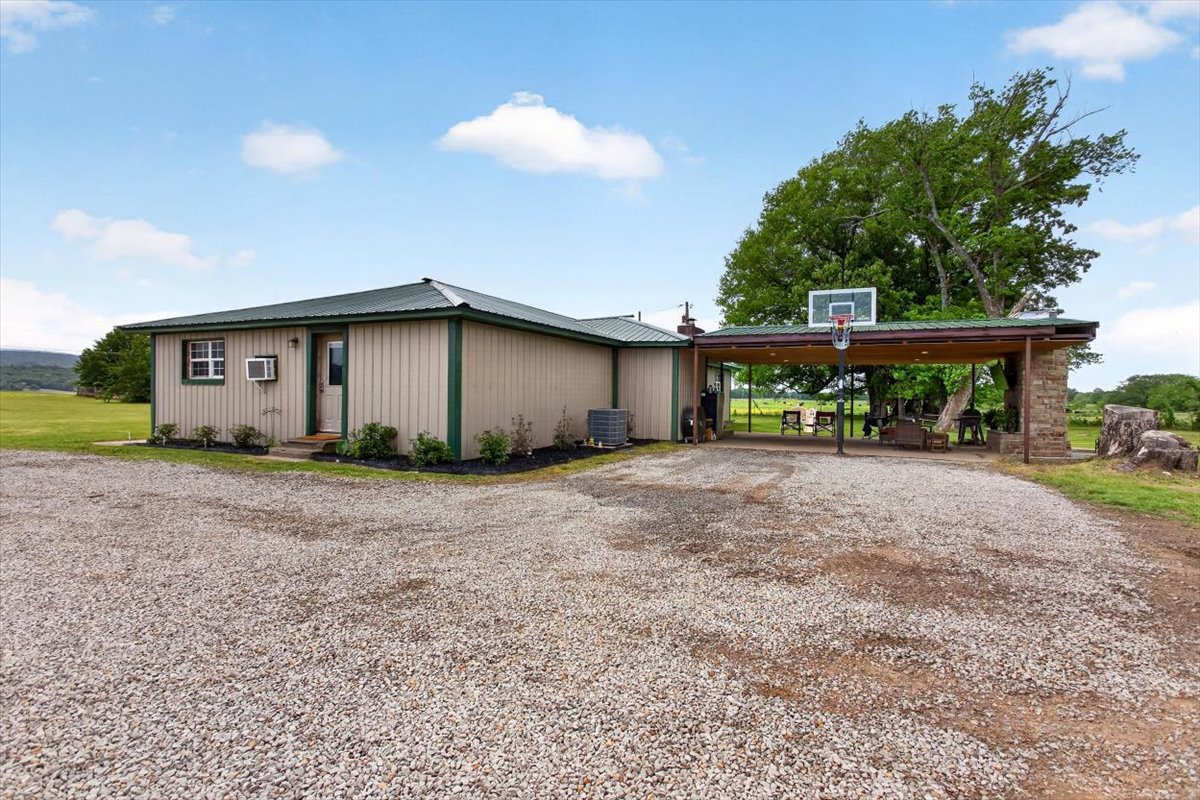 30253 W State Highway 31 Mccurtain OK 74944