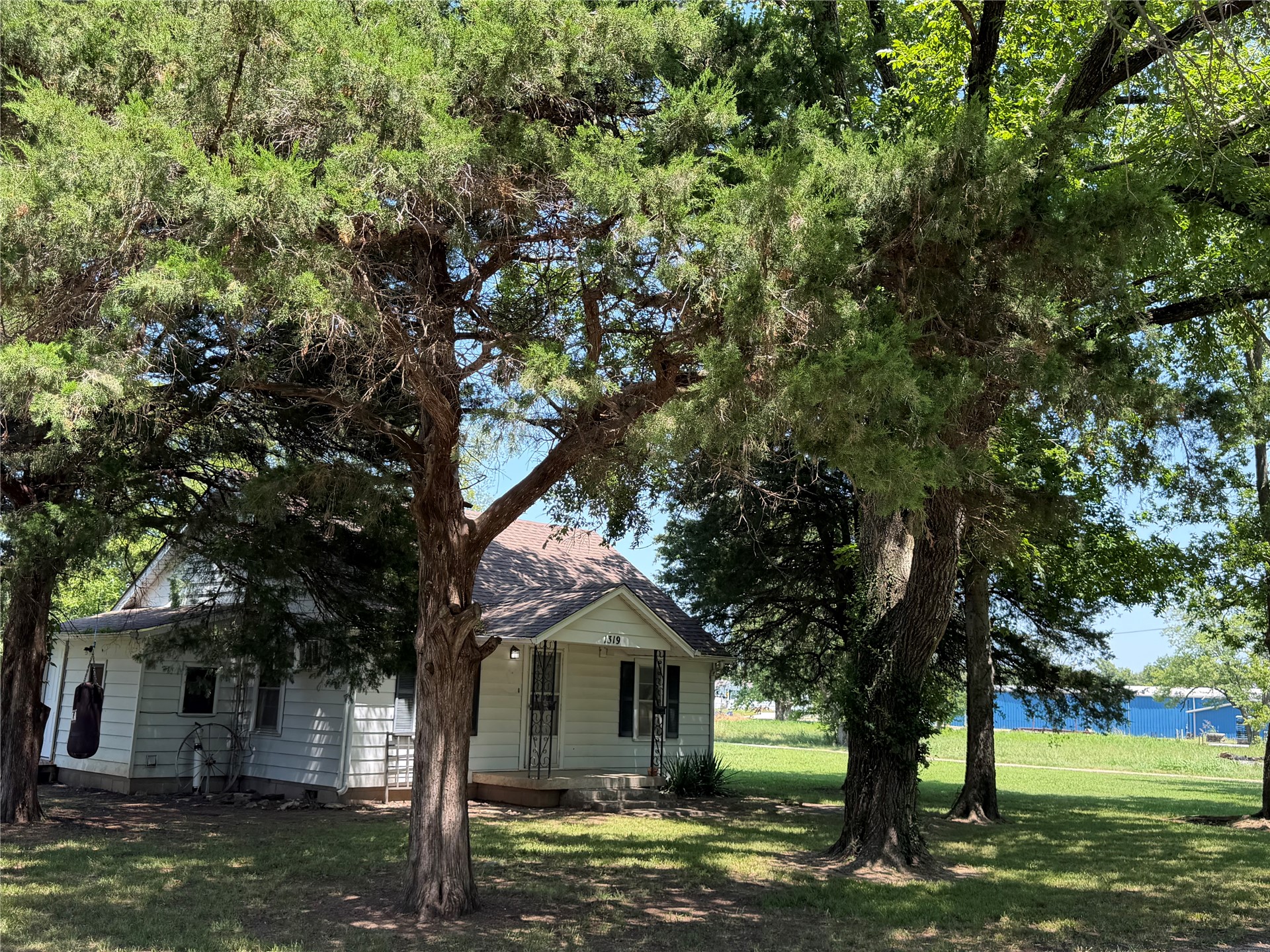 1319 E Modoc Avenue Nowata OK 74048