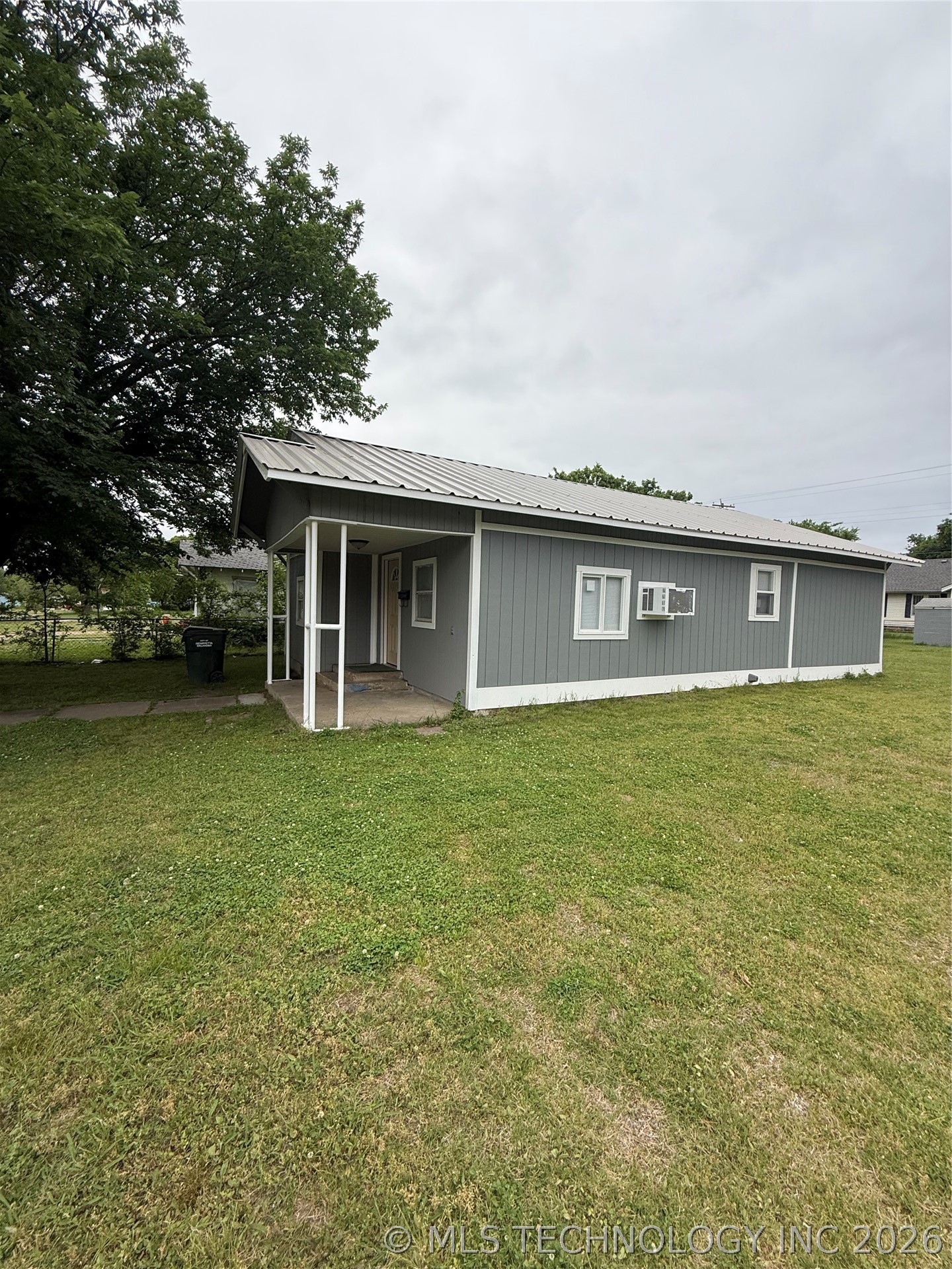1202 W Division Street Henryetta OK 74437
