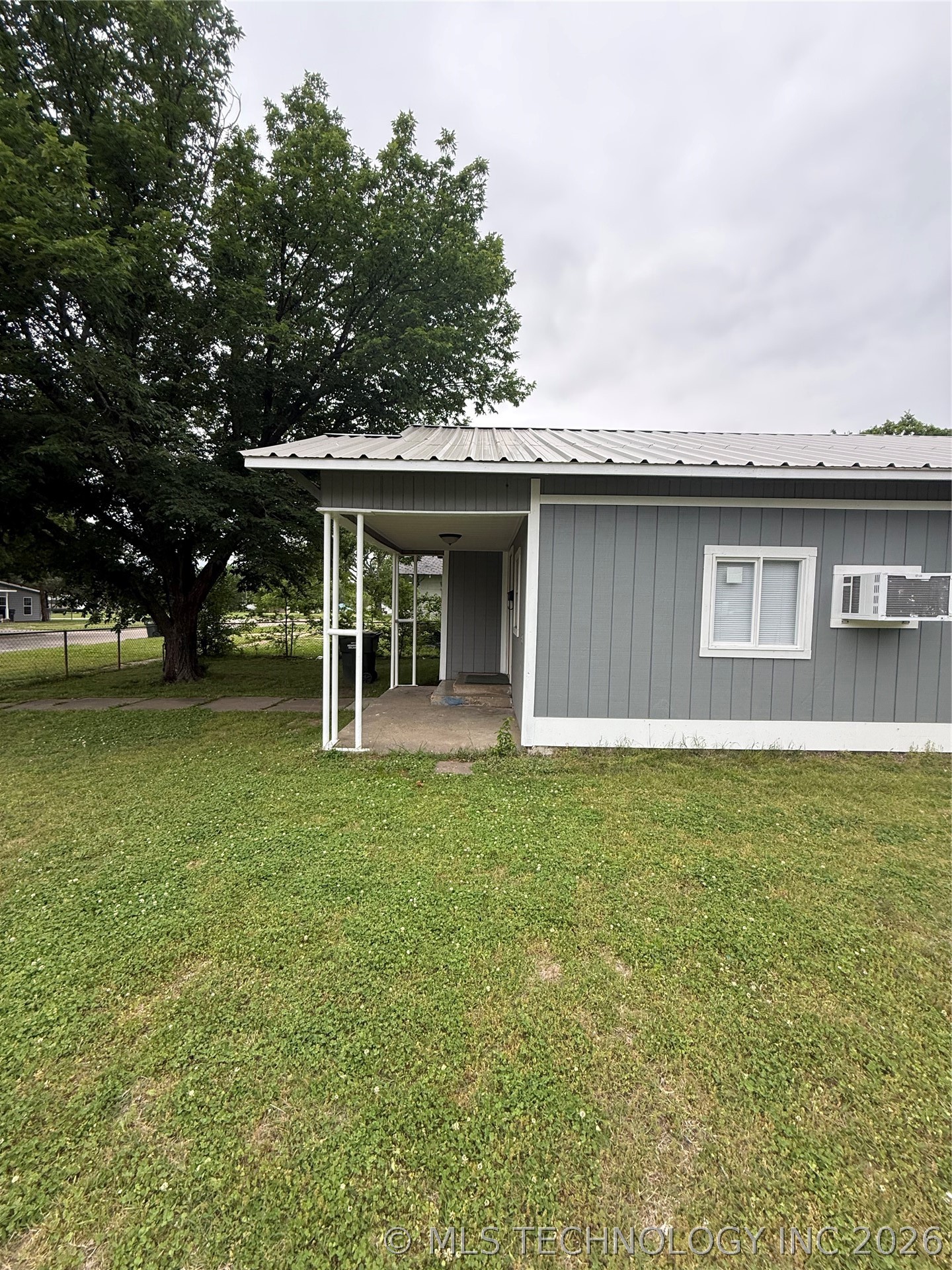 1202 W Division Street Henryetta OK 74437