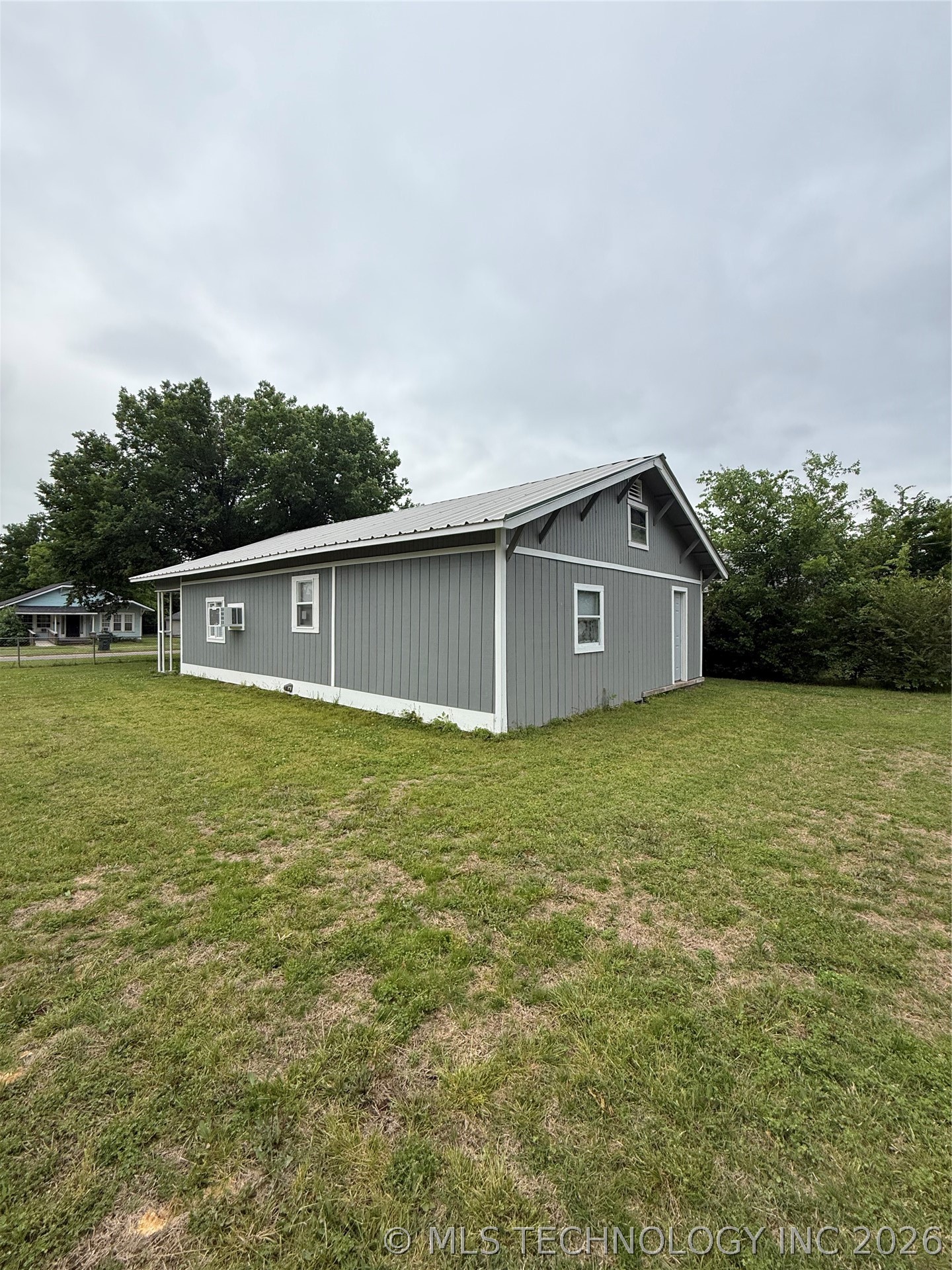 1202 W Division Street Henryetta OK 74437