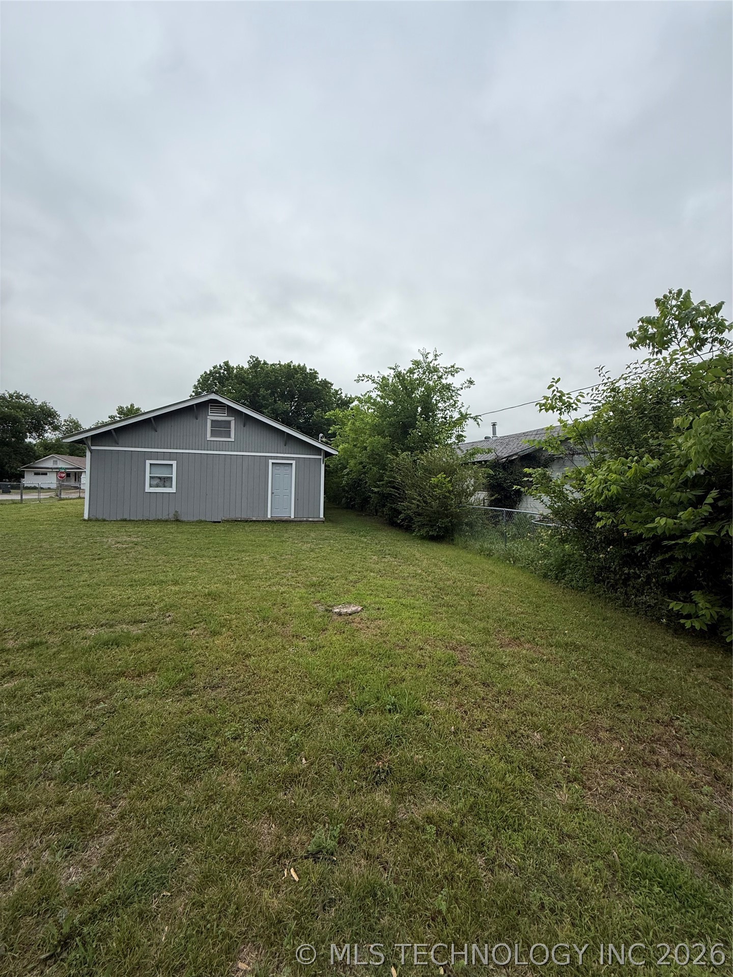 1202 W Division Street Henryetta OK 74437