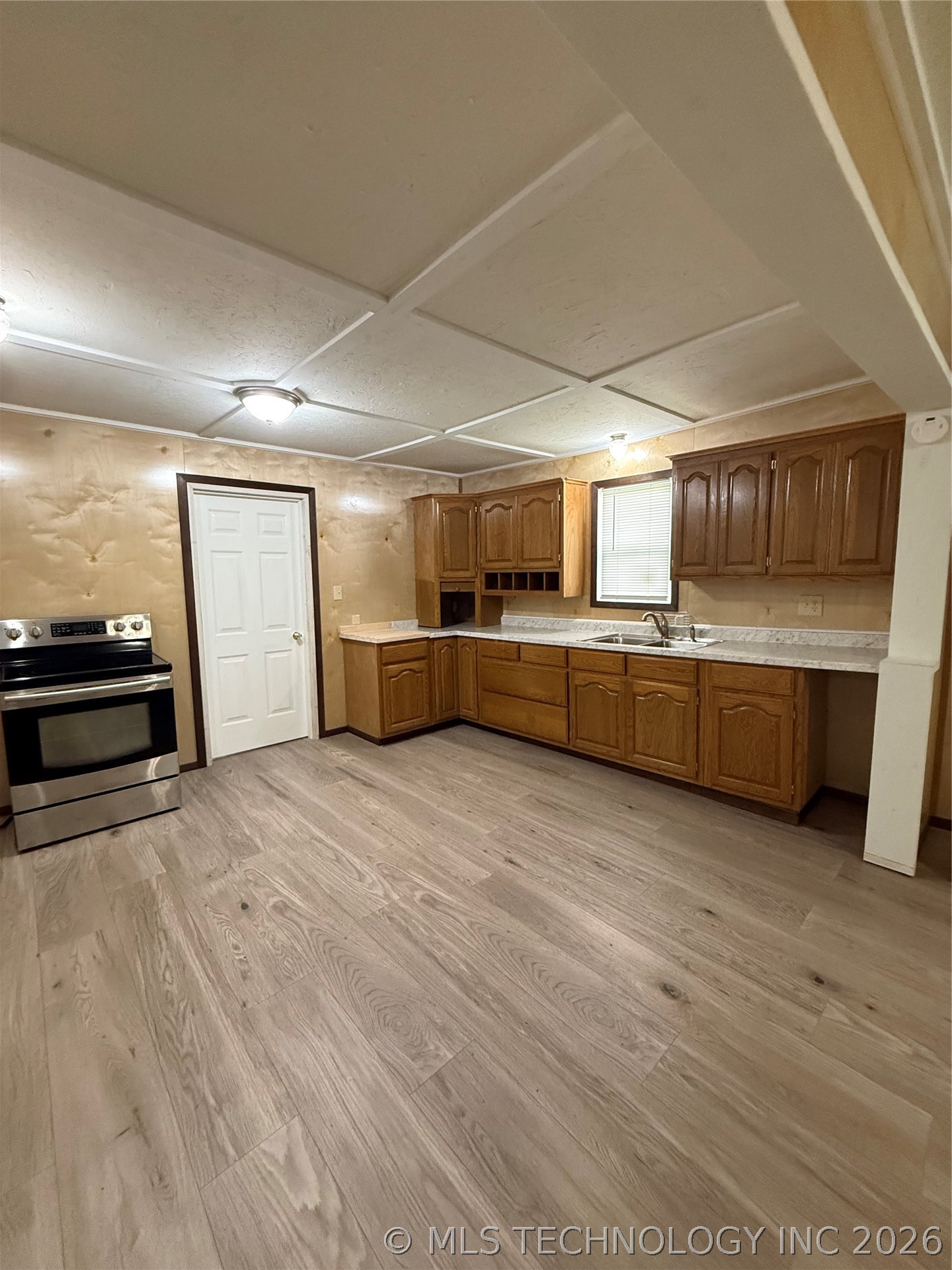 1202 W Division Street Henryetta OK 74437