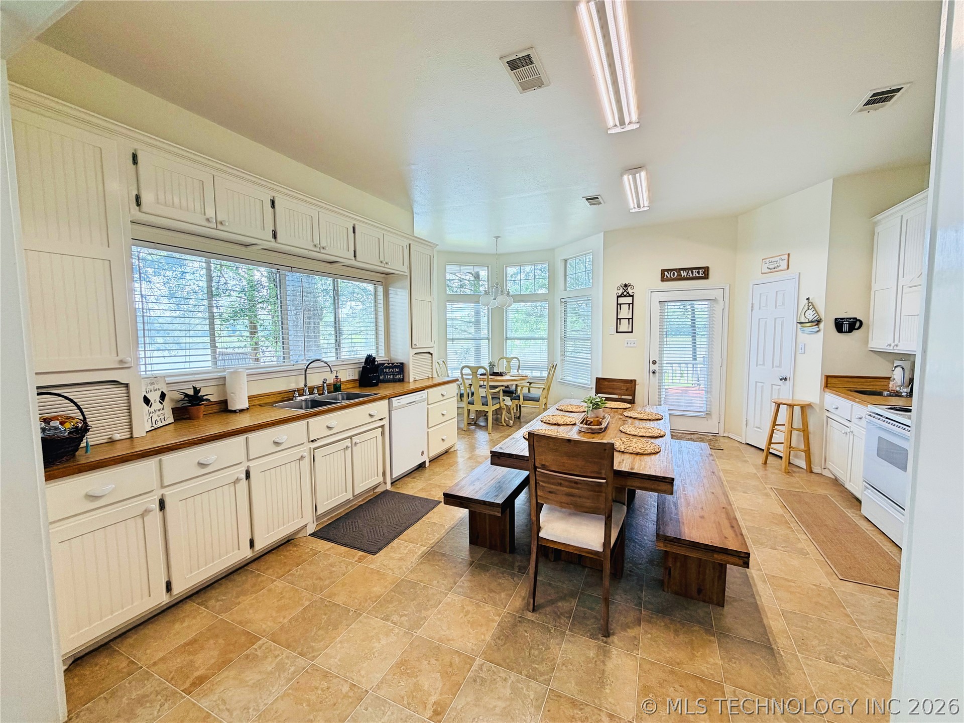 1122 Peninsula Drive Fort Towson OK 74735