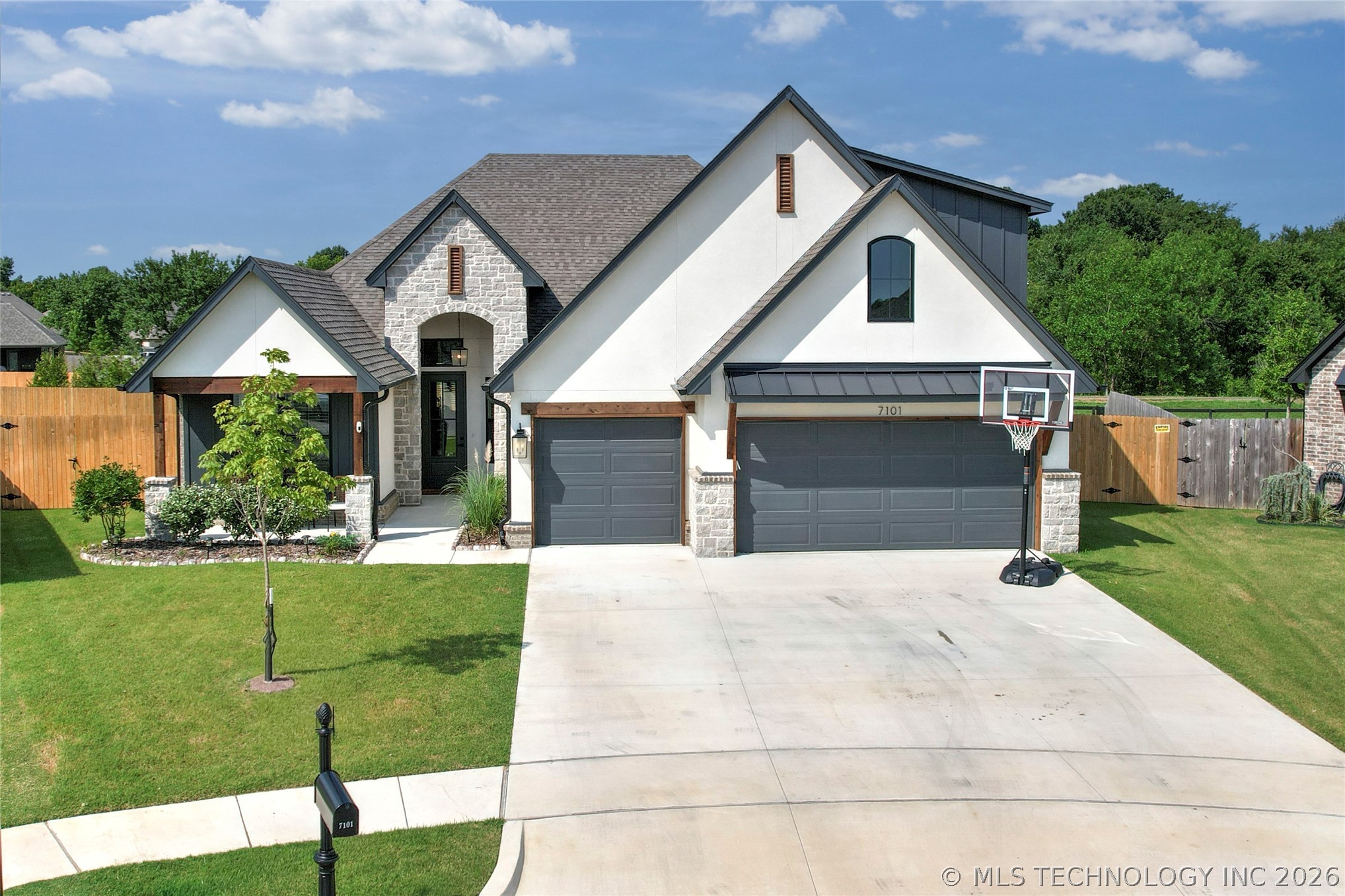 7101 E Queens Street Broken Arrow OK 74014