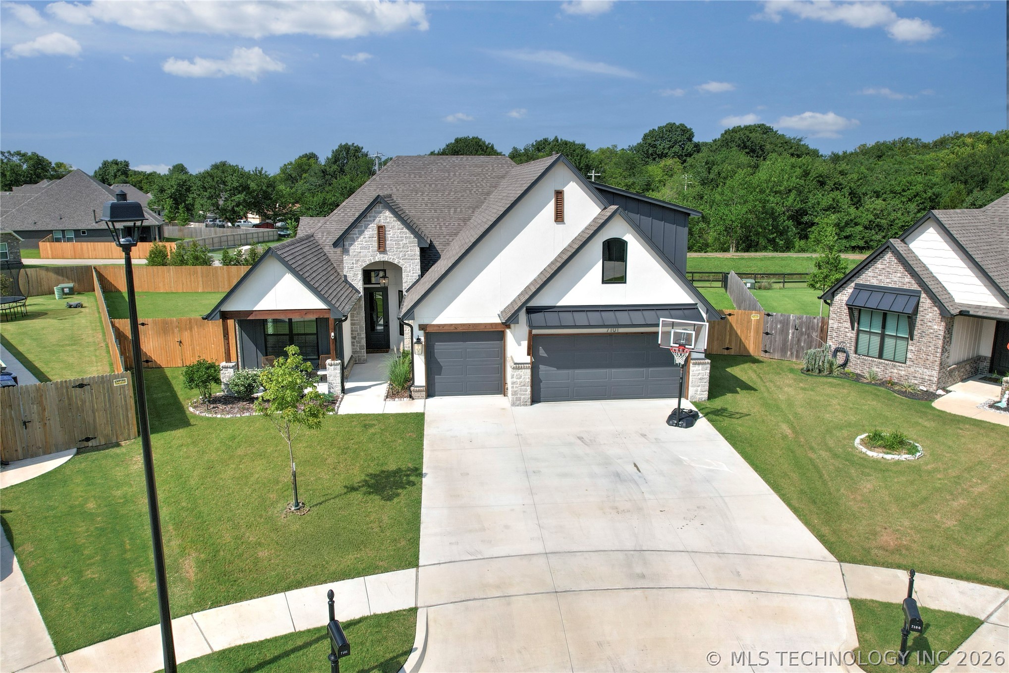 7101 E Queens Street Broken Arrow OK 74014