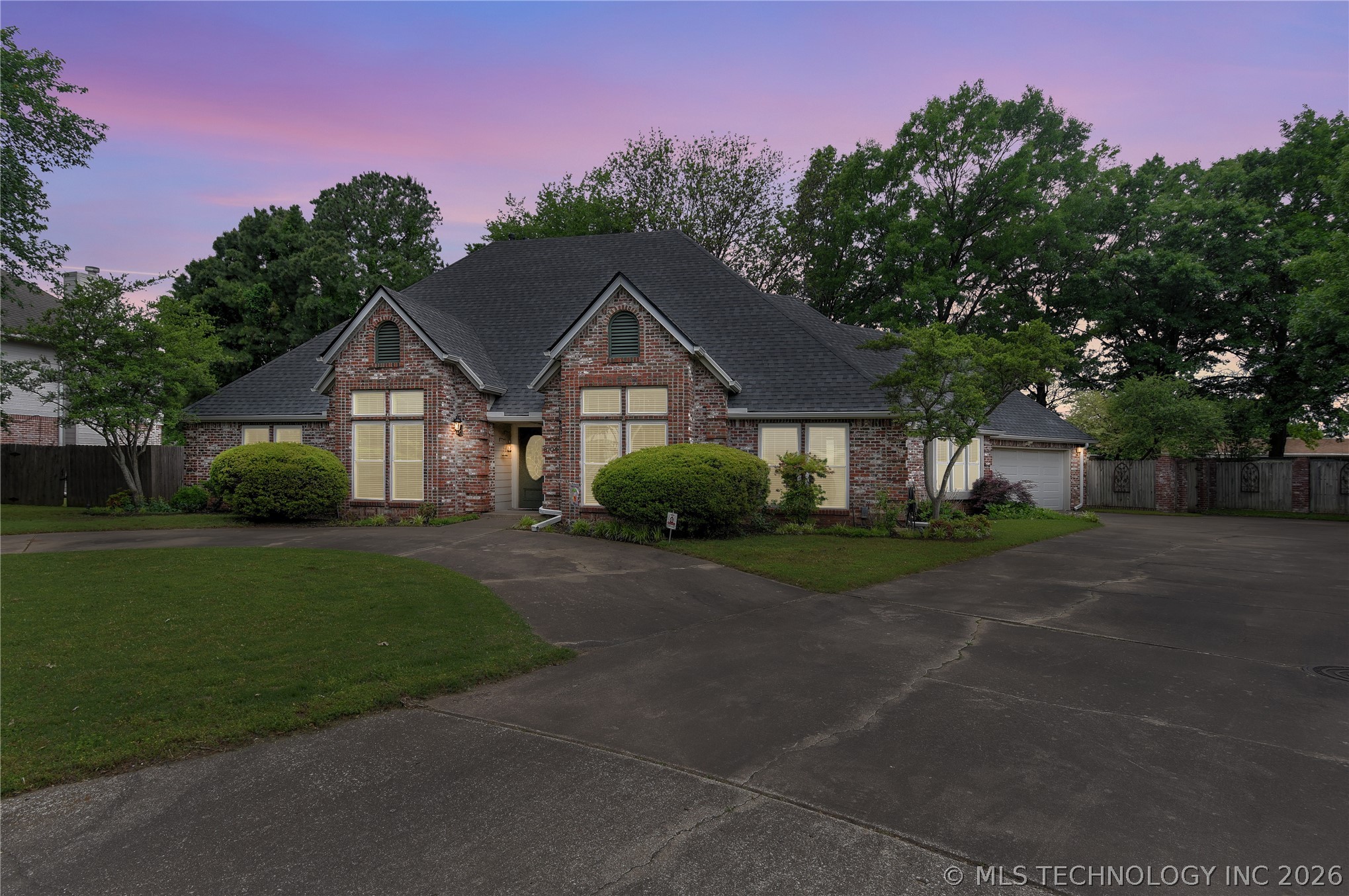 8704 S Delaware Place Tulsa OK 74137