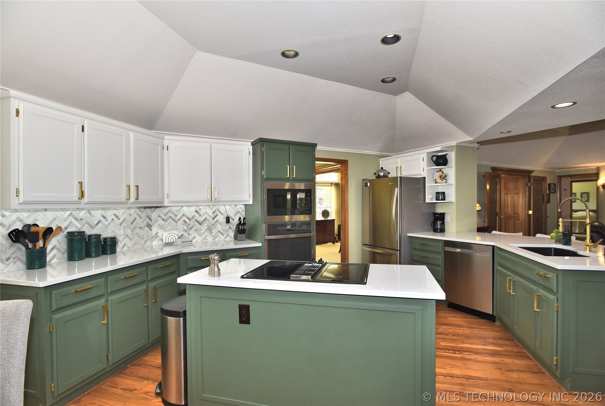 8704 S Delaware Place Tulsa OK 74137
