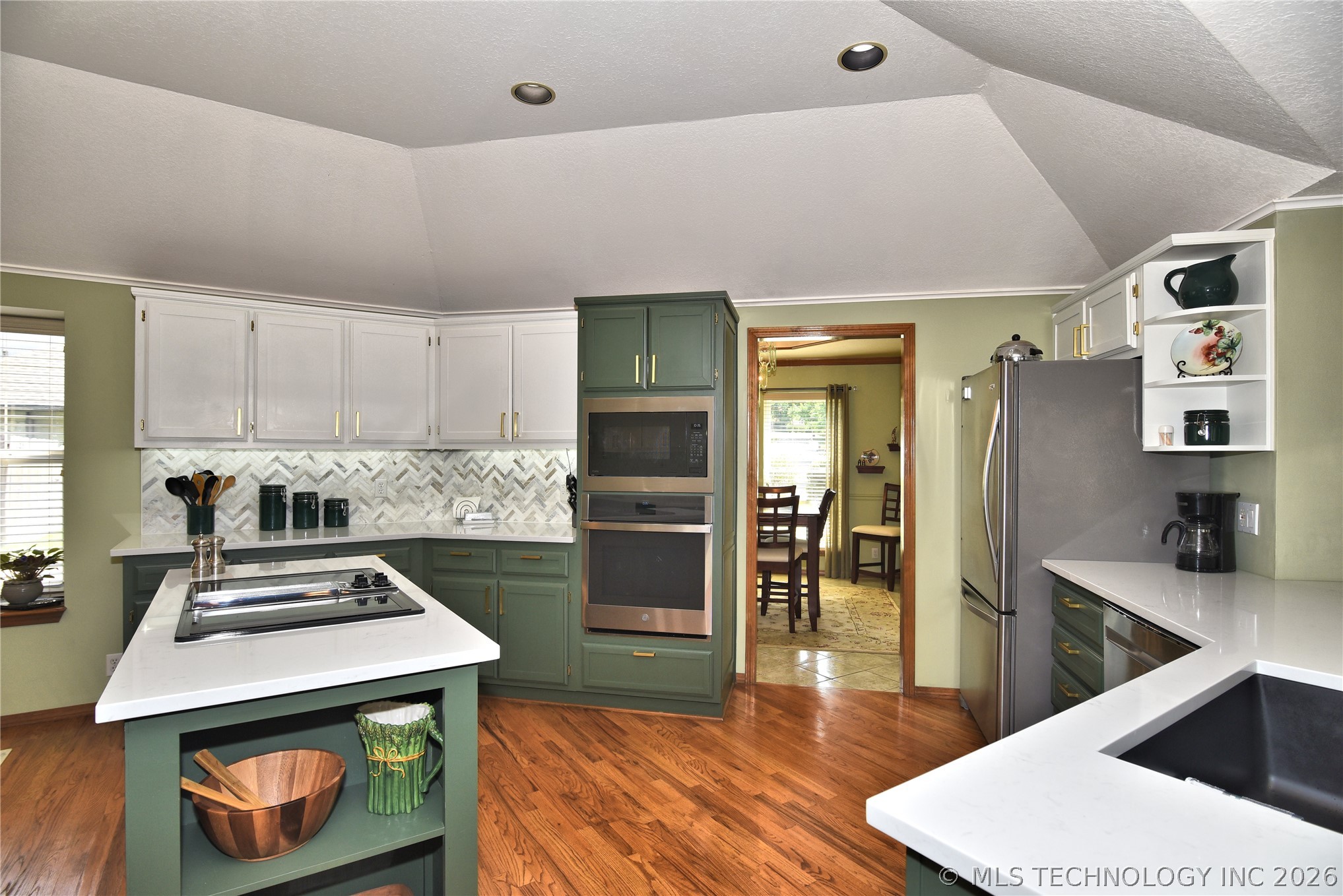 8704 S Delaware Place Tulsa OK 74137