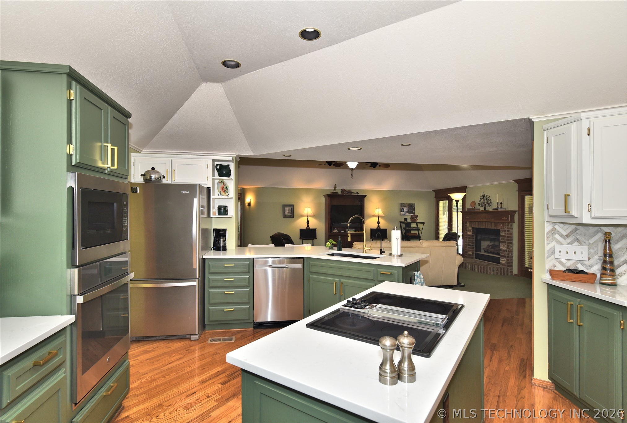 8704 S Delaware Place Tulsa OK 74137
