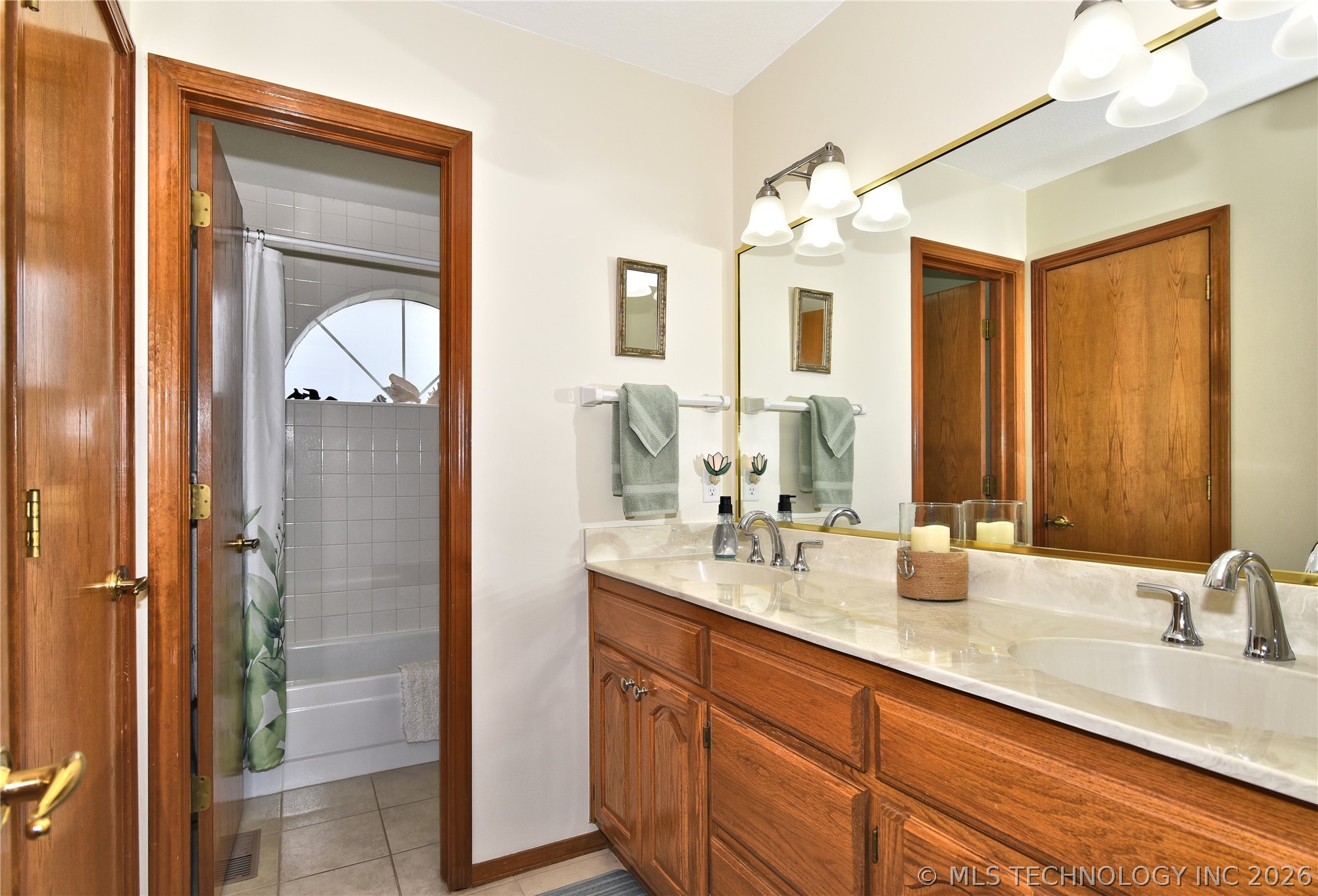 8704 S Delaware Place Tulsa OK 74137