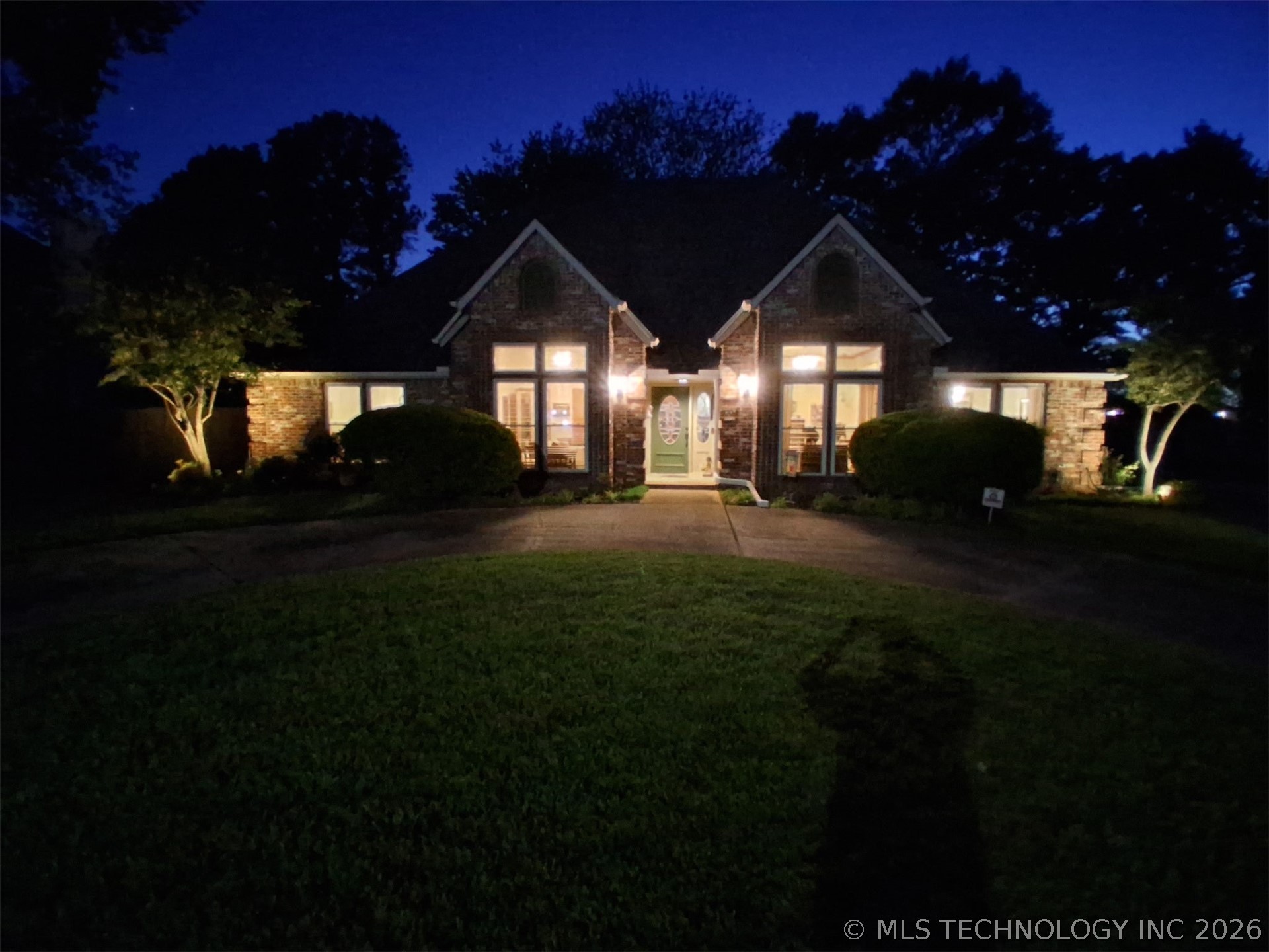 8704 S Delaware Place Tulsa OK 74137