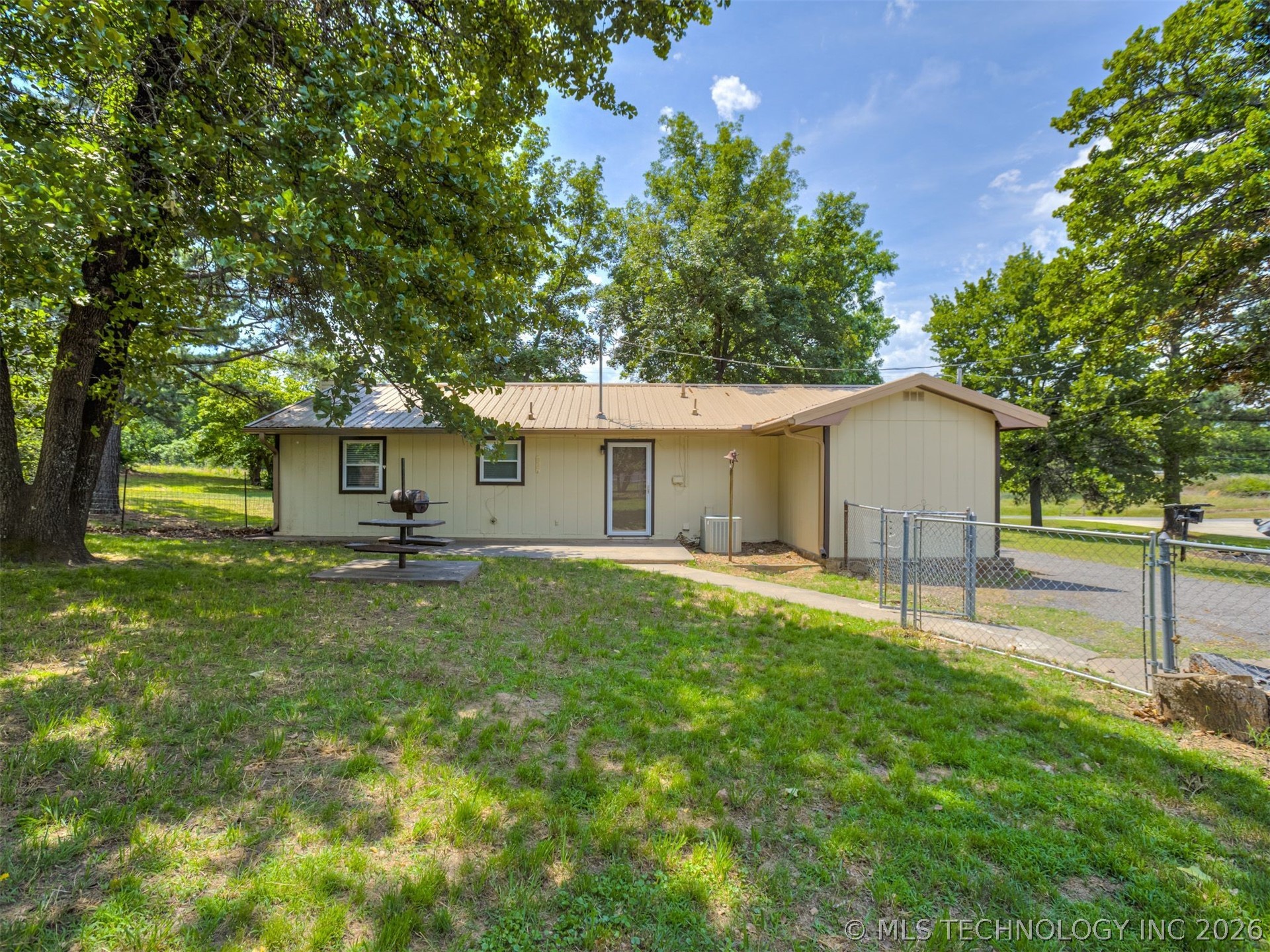 415641 E 1094 Checotah OK 74426