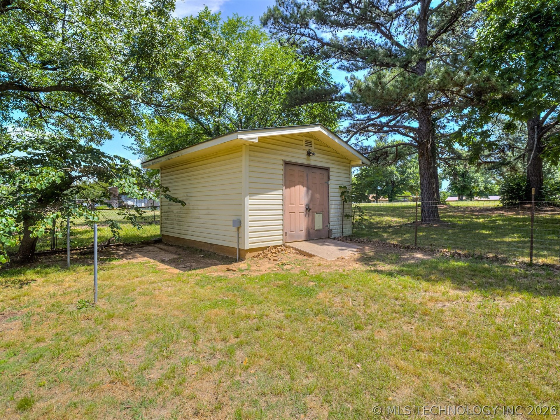 415641 E 1094 Checotah OK 74426