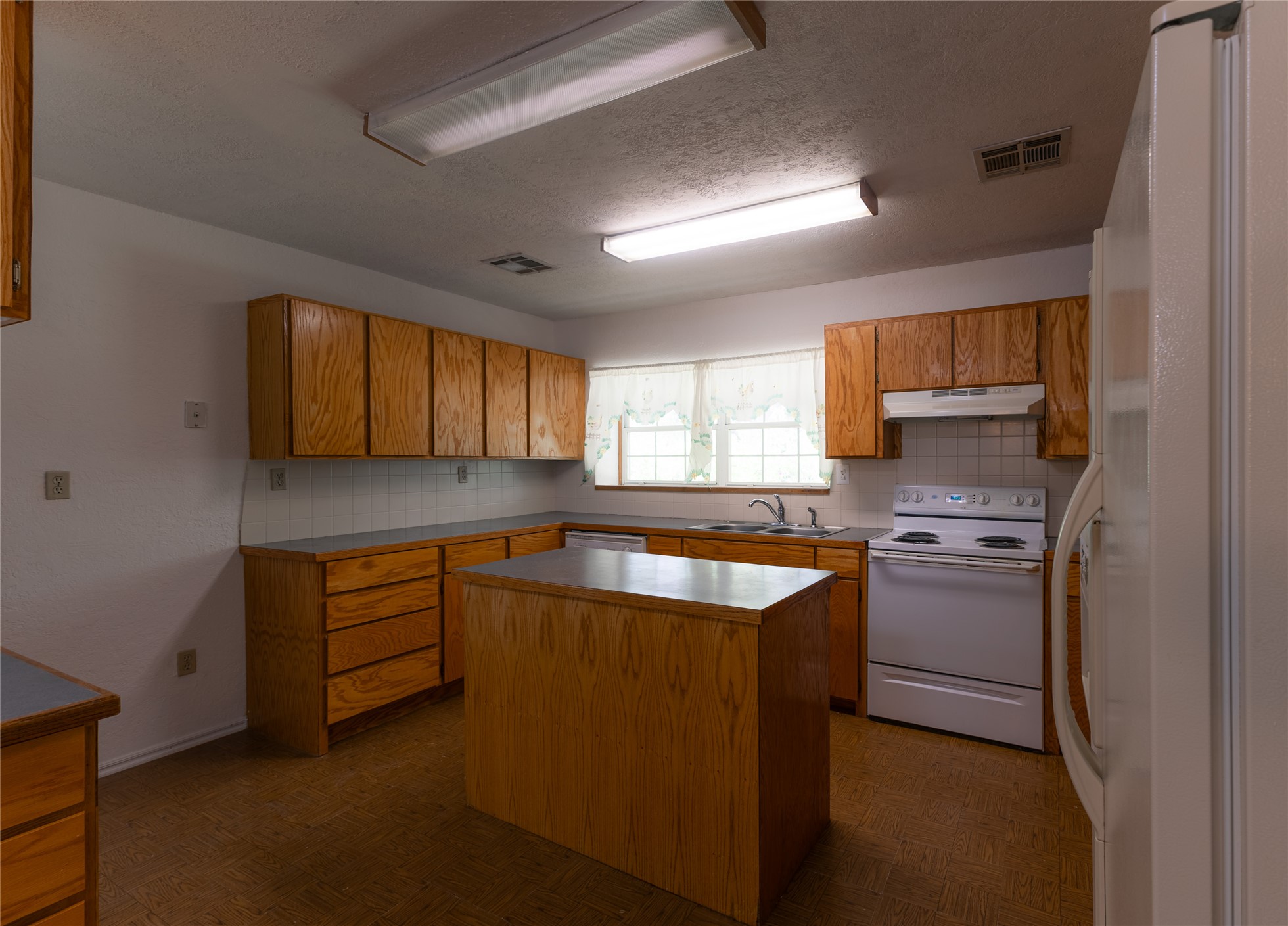 334169 E 1010 Road Harrah OK 73045