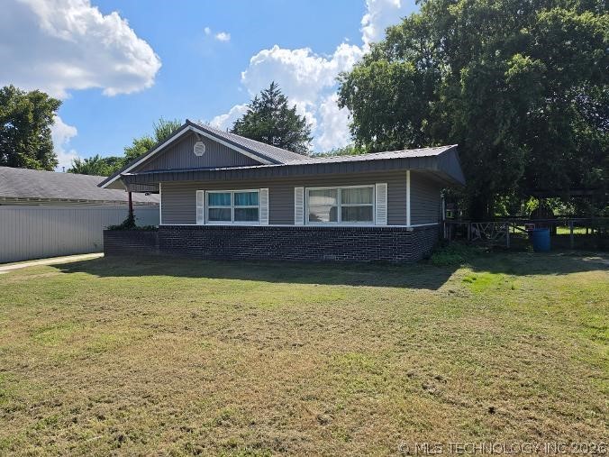 207 S 8th Street Okemah OK 74859