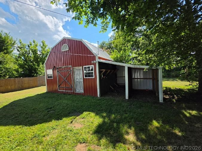 207 S 8th Street Okemah OK 74859