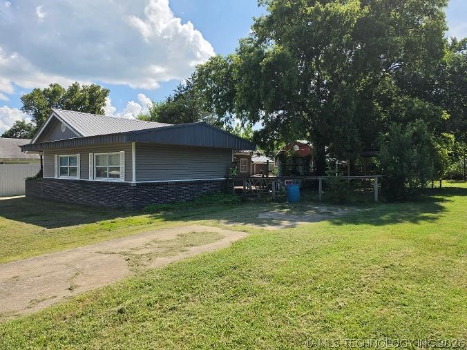 207 S 8th Street Okemah OK 74859
