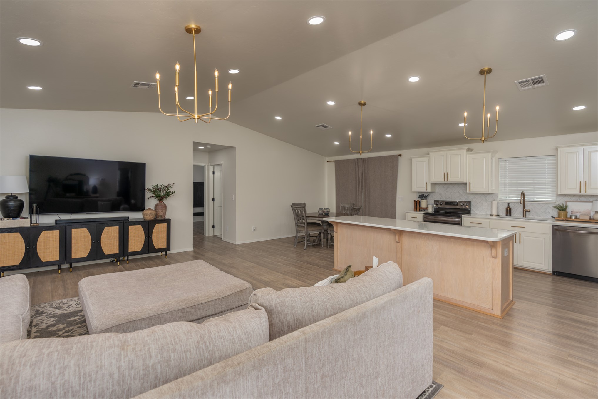 208 W Hollie Okemah OK 74859
