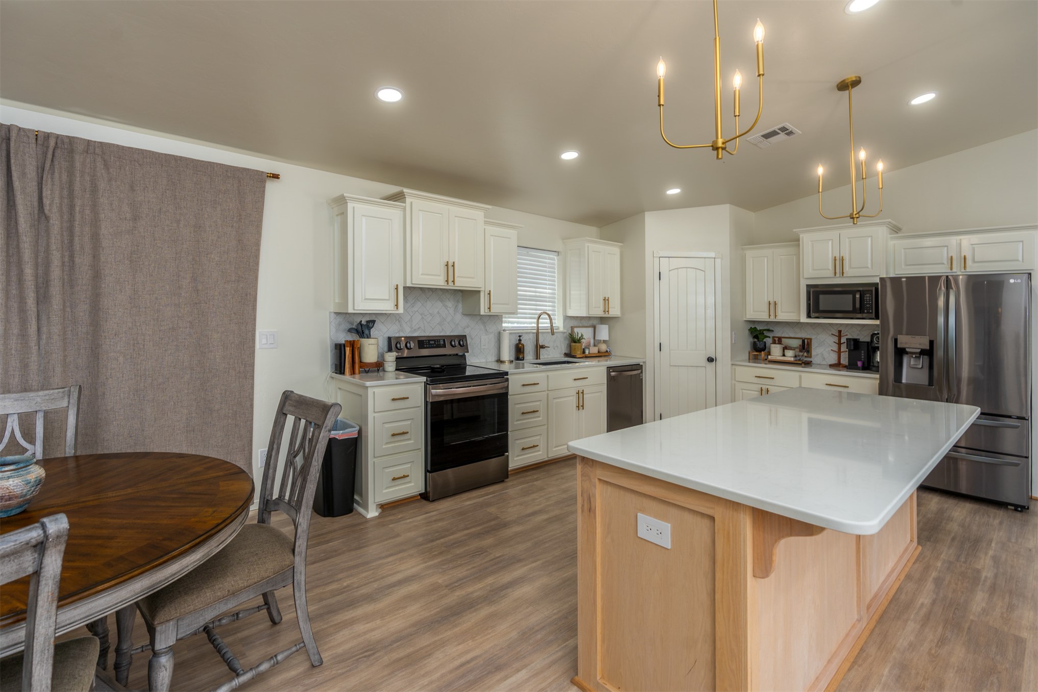 208 W Hollie Okemah OK 74859