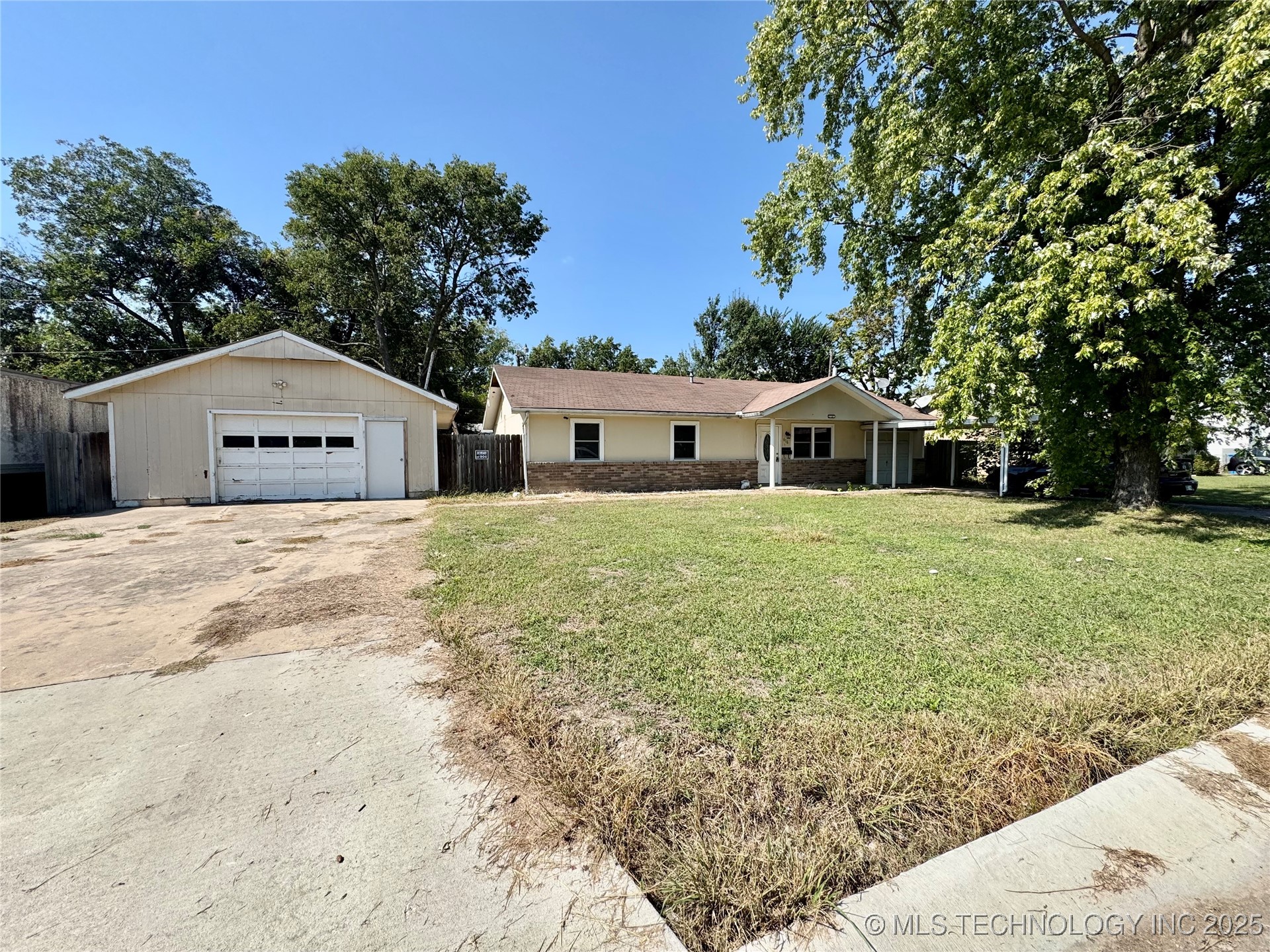 616 D Street SE Miami OK 74354