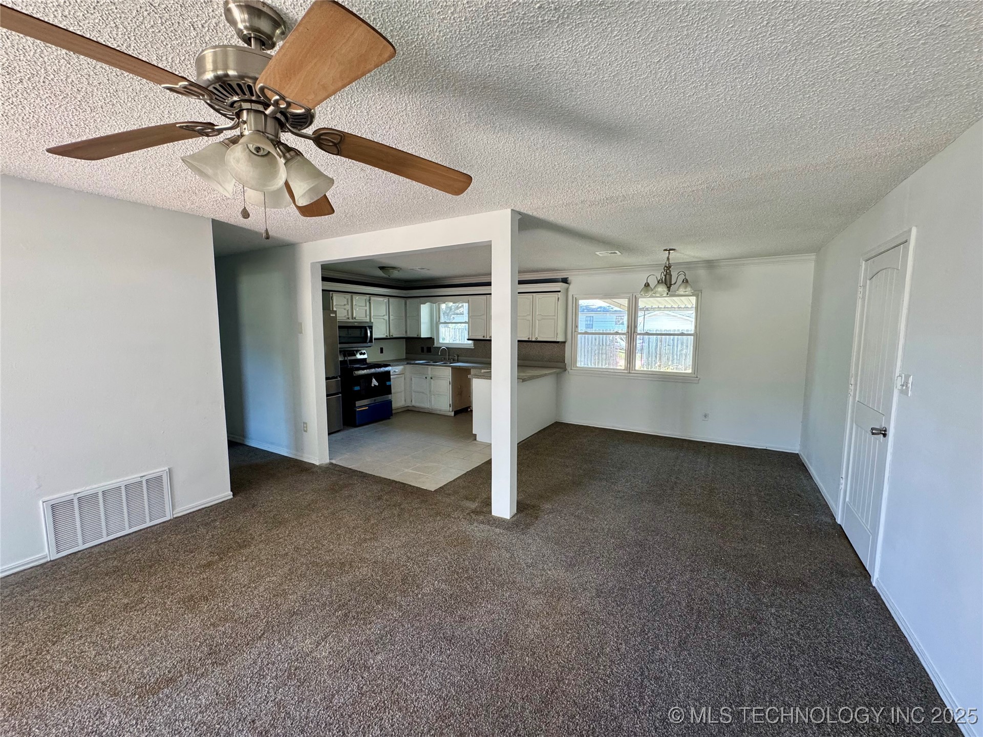 616 D Street SE Miami OK 74354