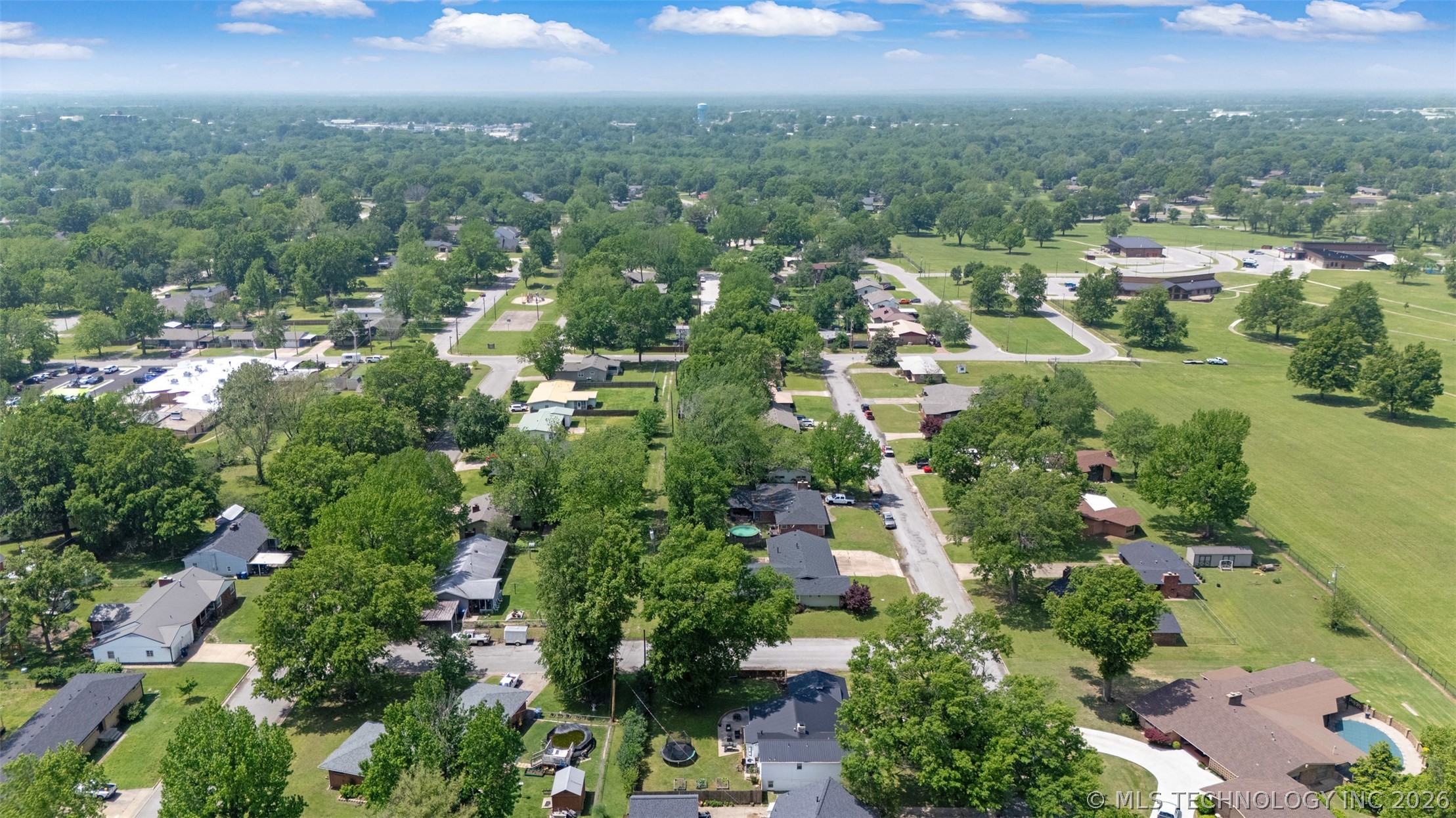 2102 Yale Avenue Miami OK 74354
