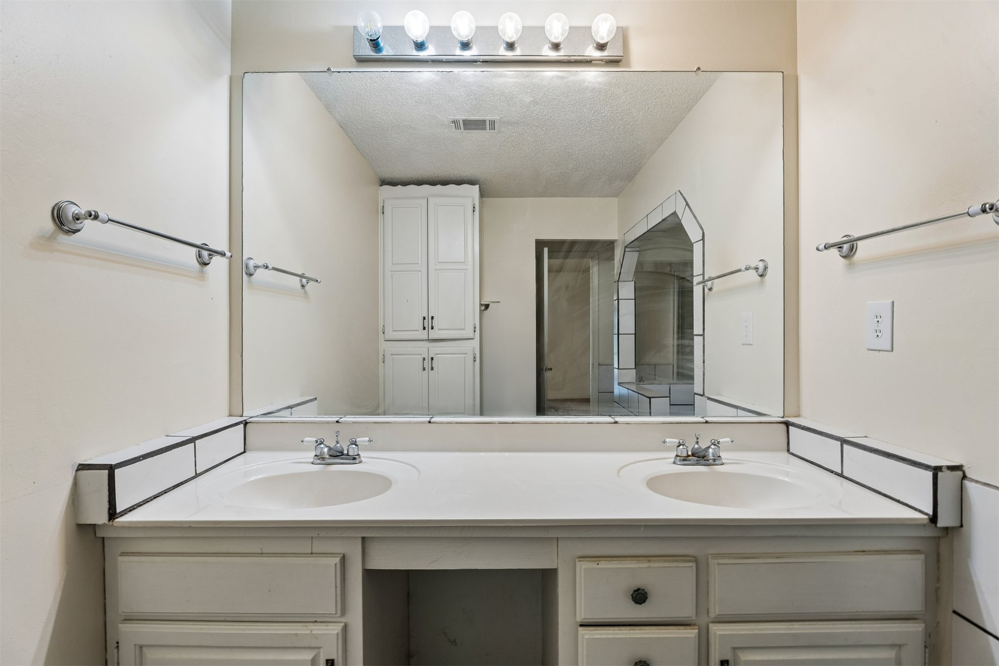 913 Sandstone Avenue Bartlesville OK 74006