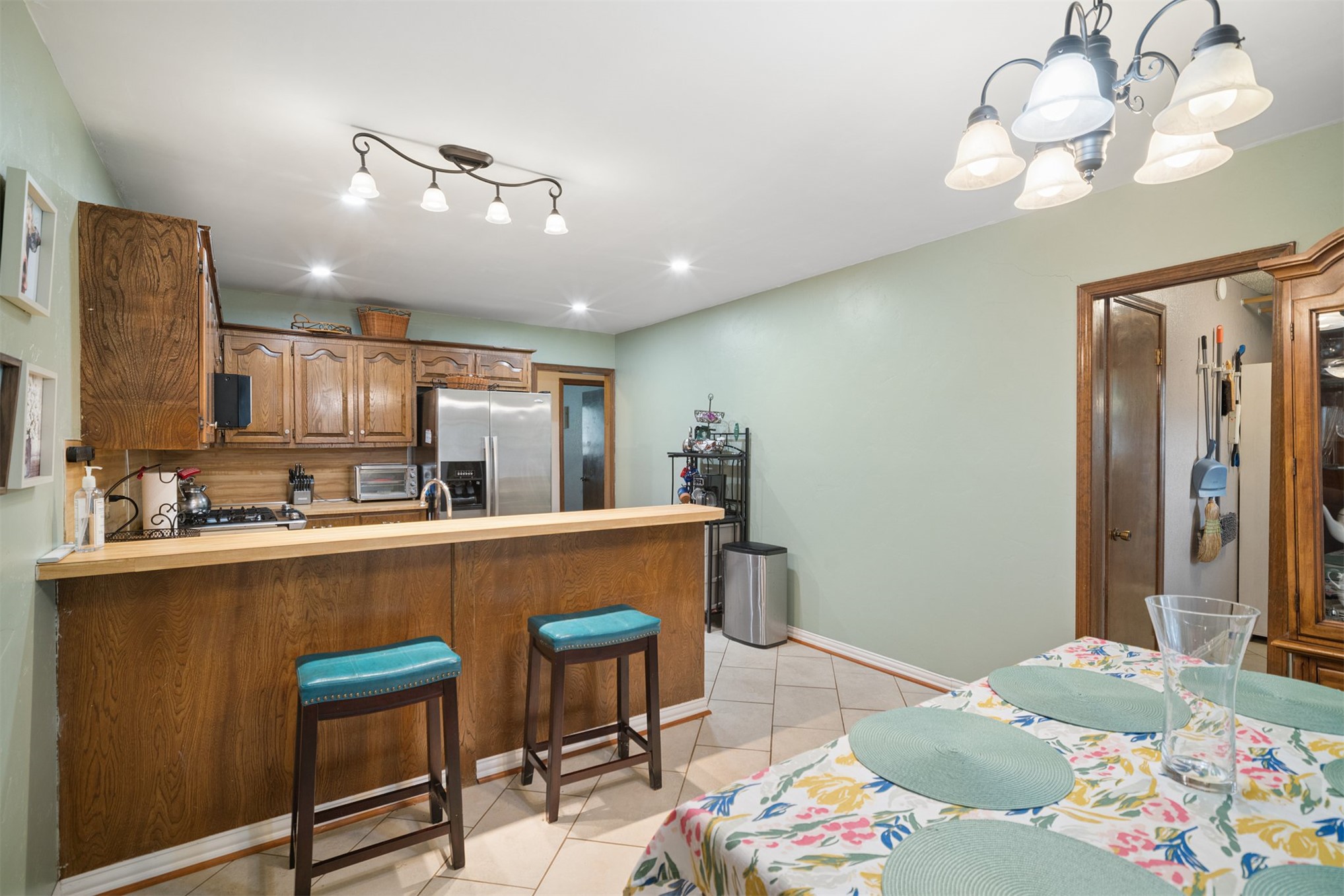 208 N Hemlock Avenue Broken Arrow OK 74012