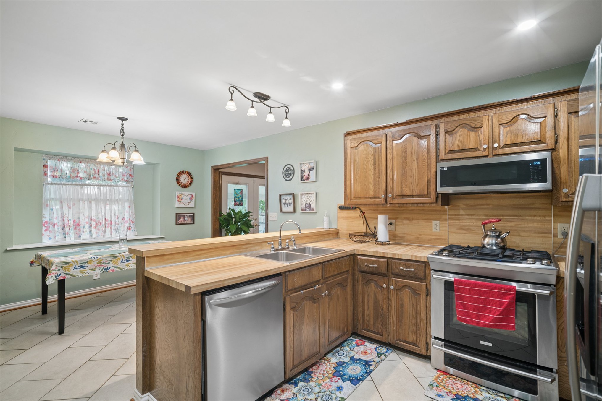 208 N Hemlock Avenue Broken Arrow OK 74012