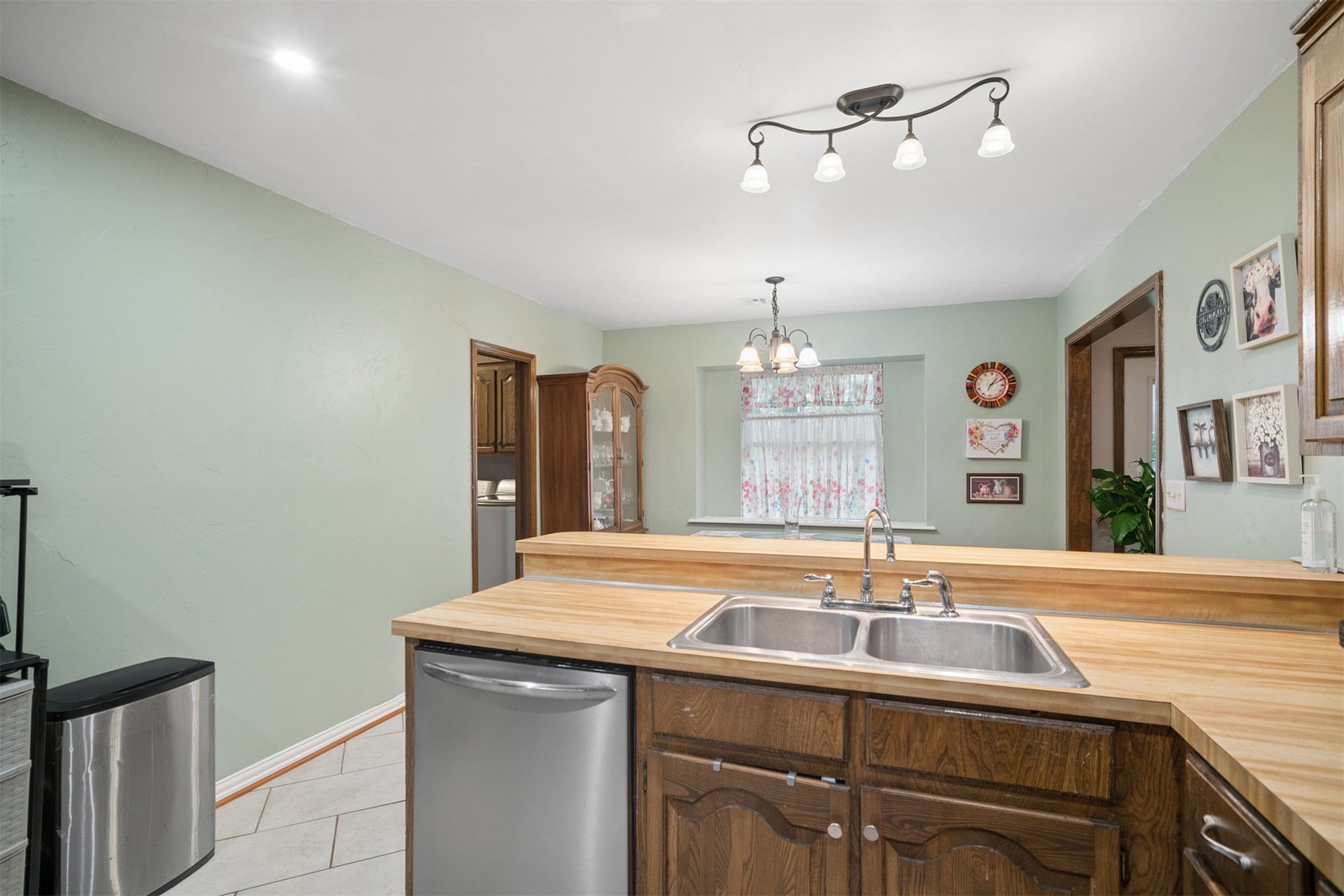 208 N Hemlock Avenue Broken Arrow OK 74012