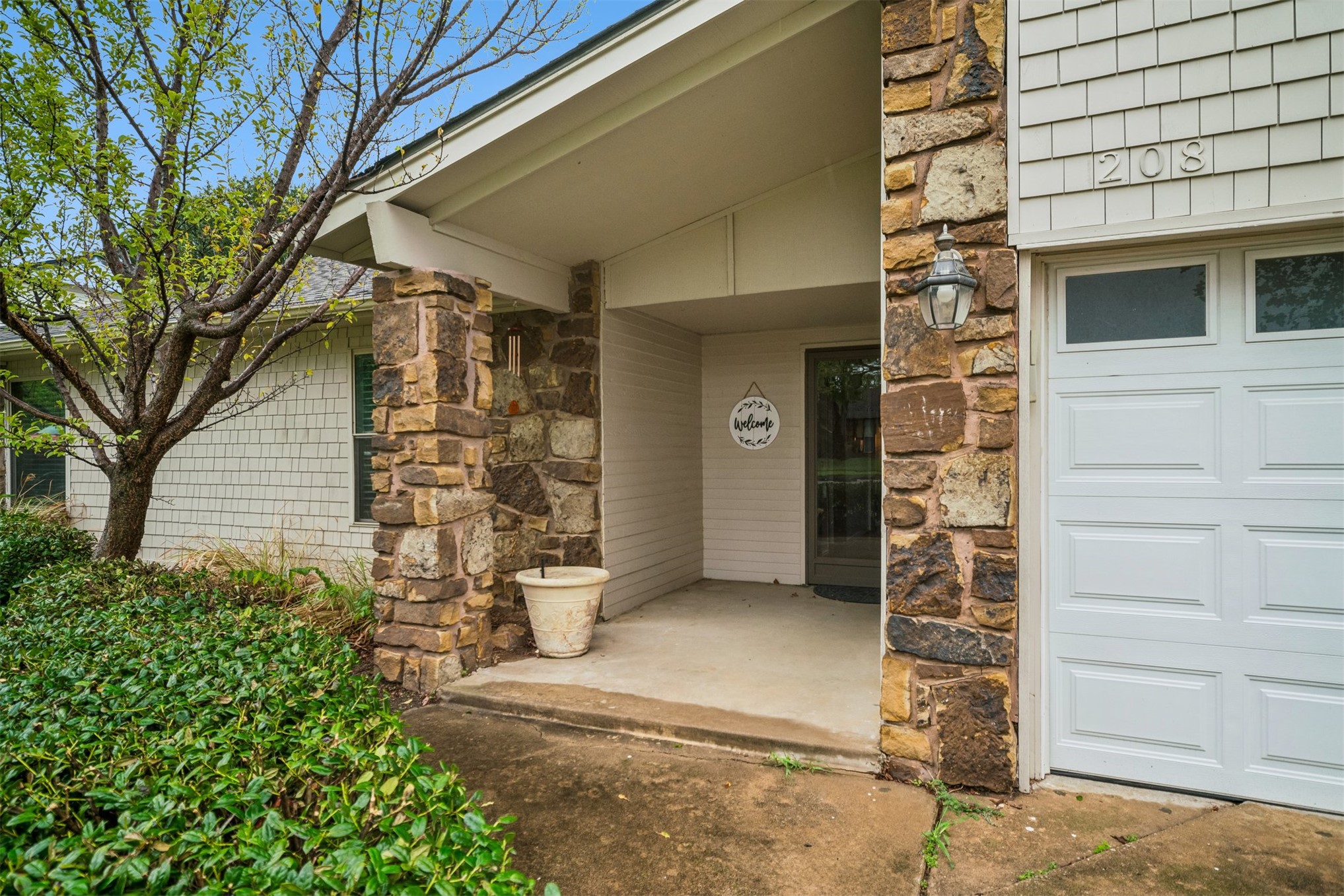 208 N Hemlock Avenue Broken Arrow OK 74012
