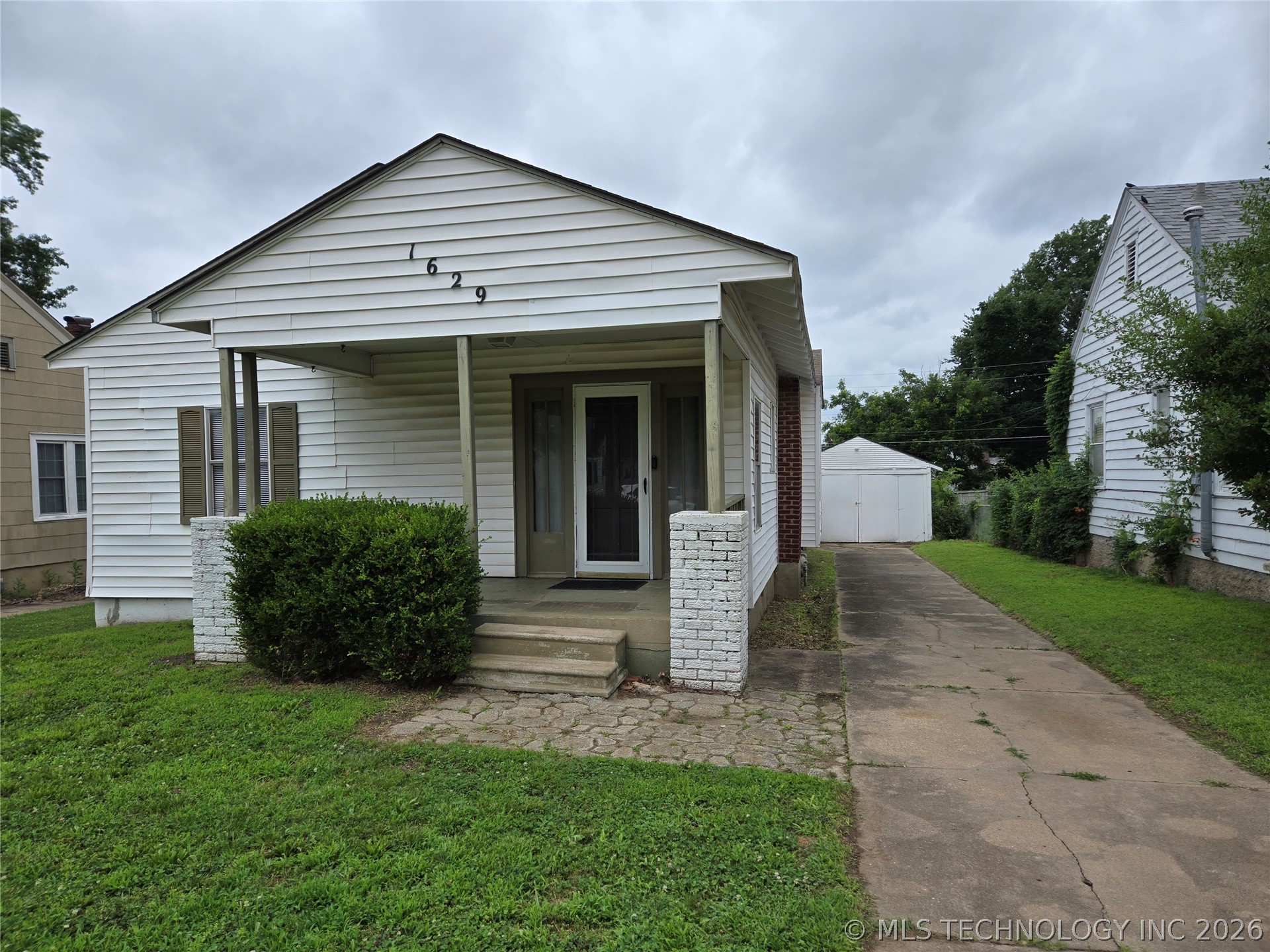 1629 S Keeler Avenue Bartlesville OK 74003