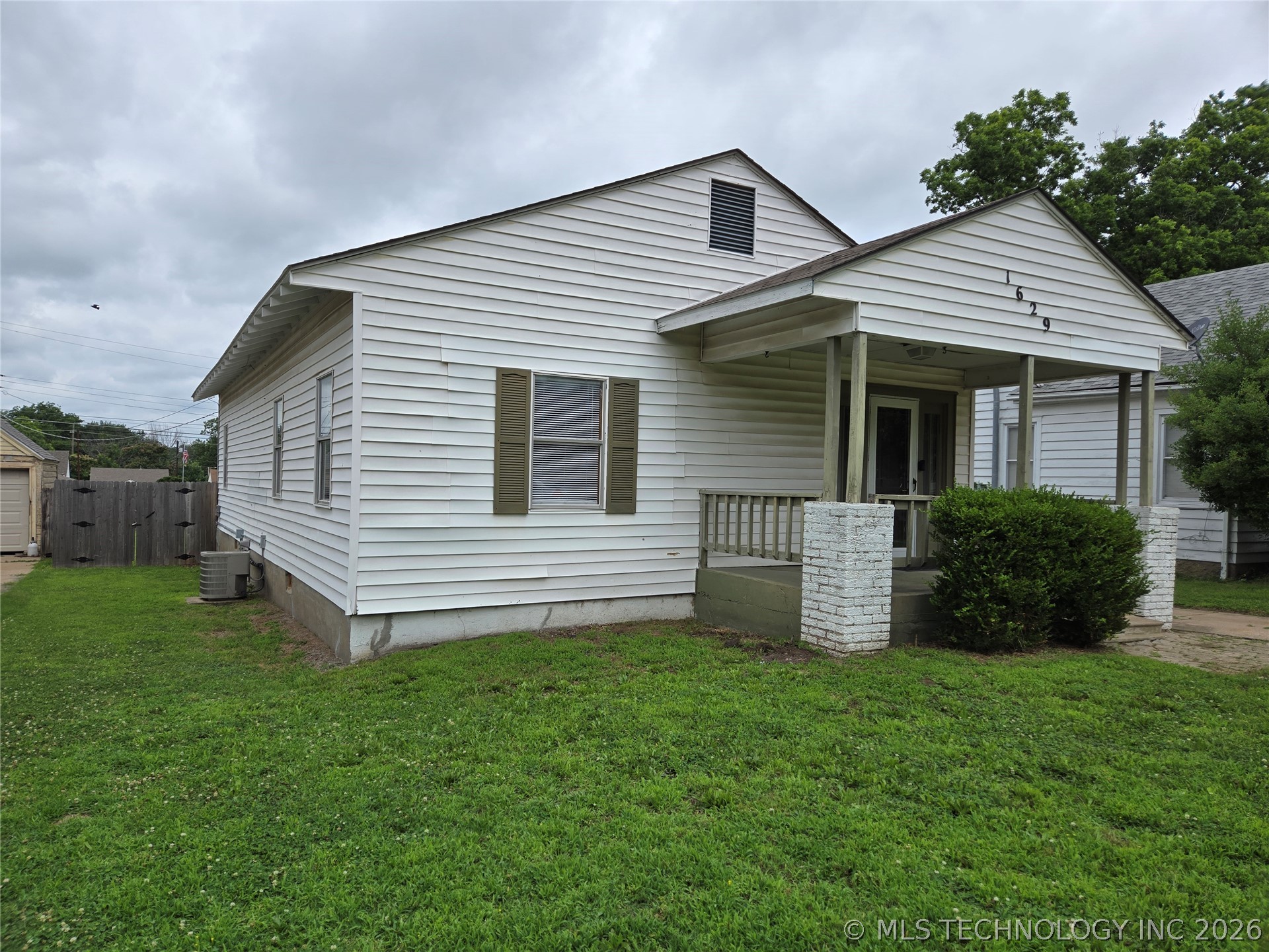 1629 S Keeler Avenue Bartlesville OK 74003