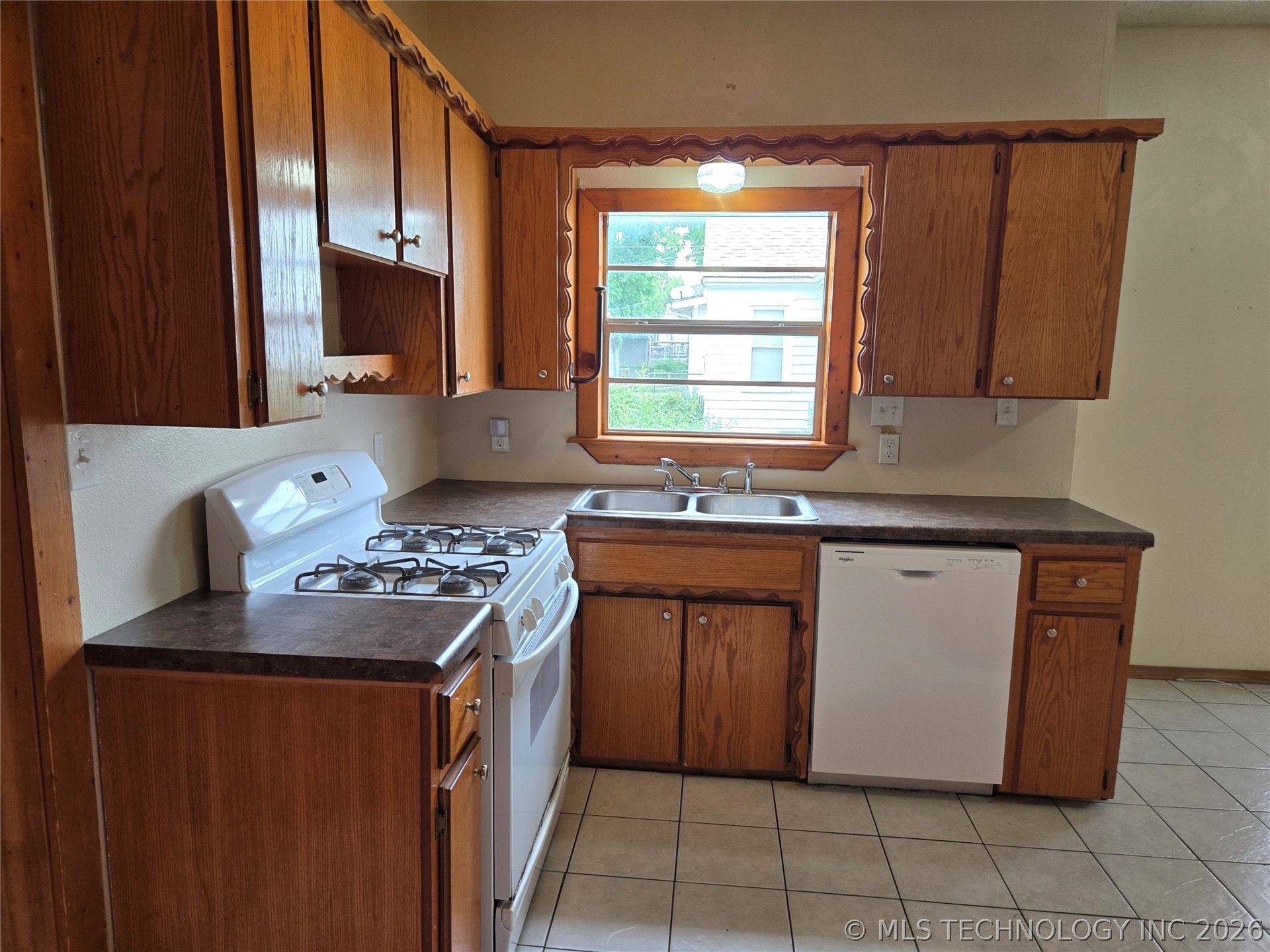 1629 S Keeler Avenue Bartlesville OK 74003