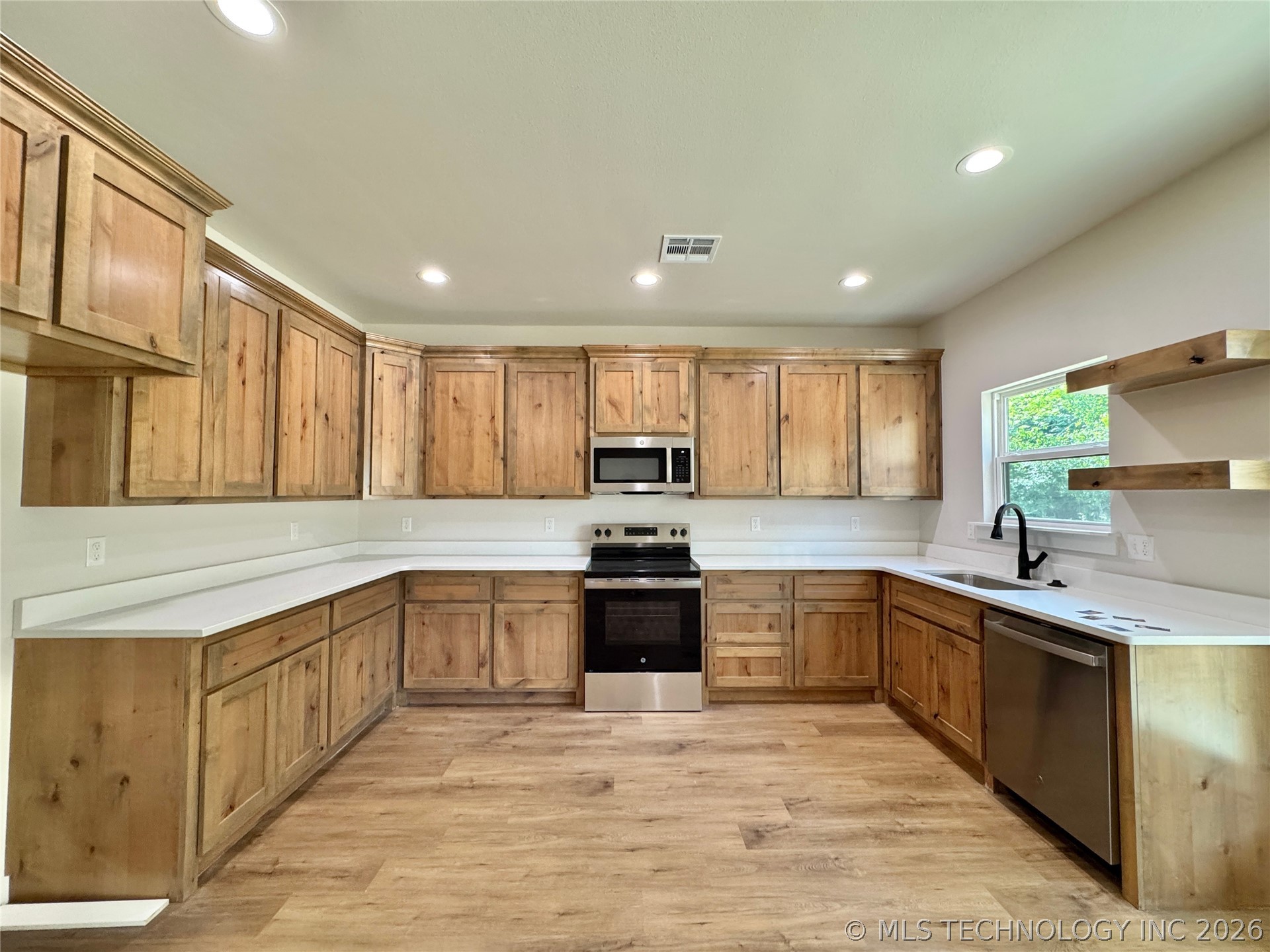 824 E Harlan Drive Tahlequah OK 74464