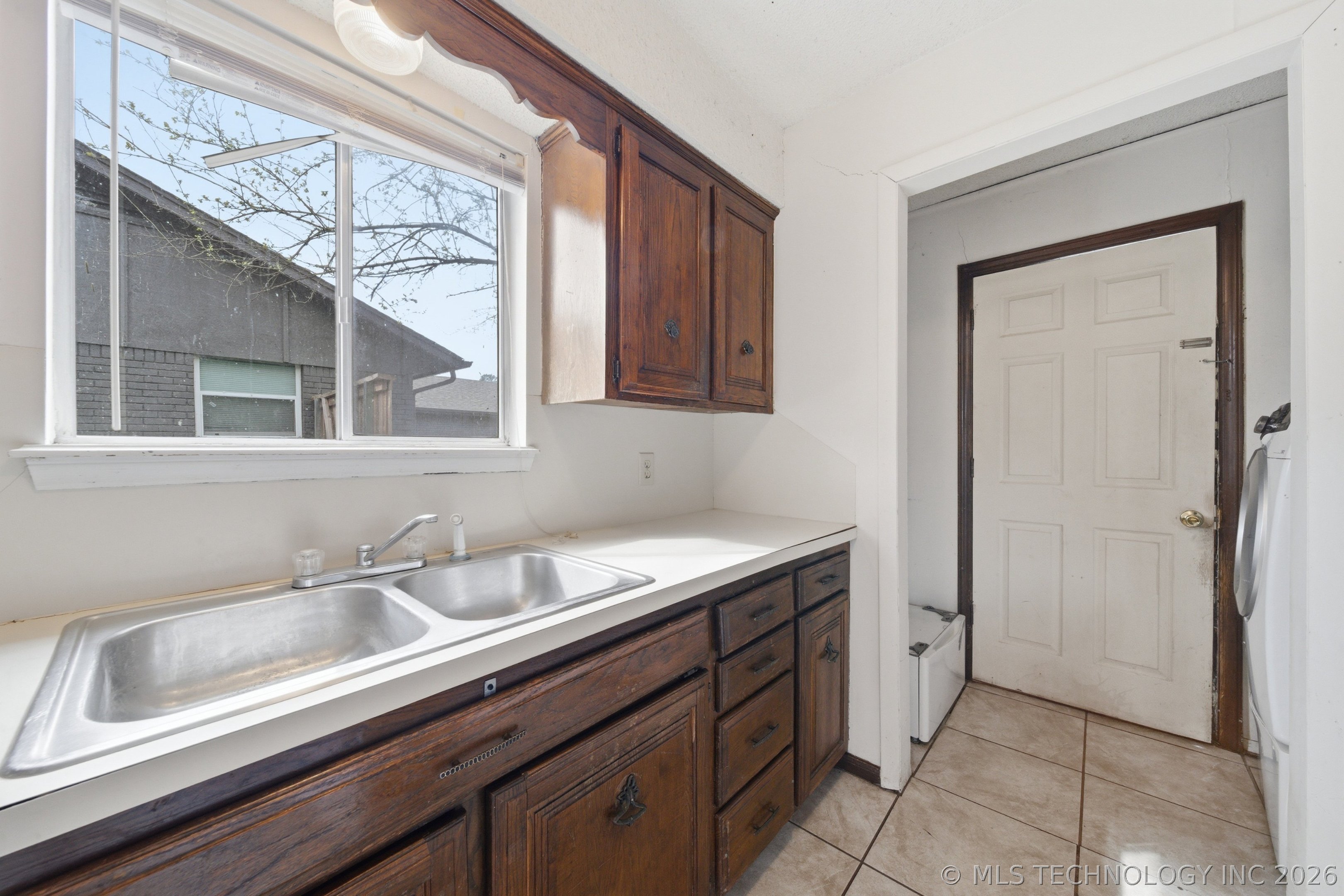 11552 E 27th Court Tulsa OK 74129