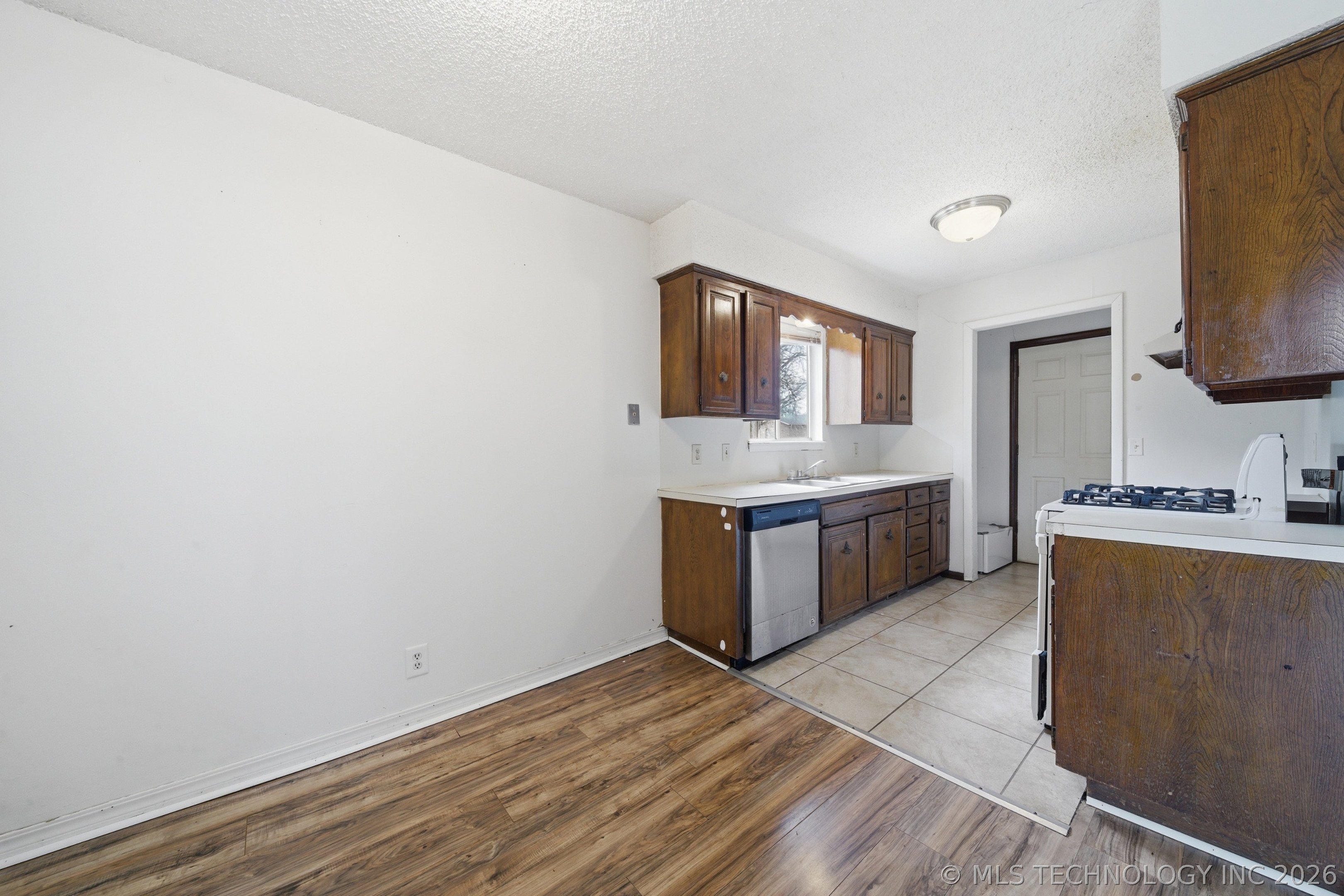 11552 E 27th Court Tulsa OK 74129