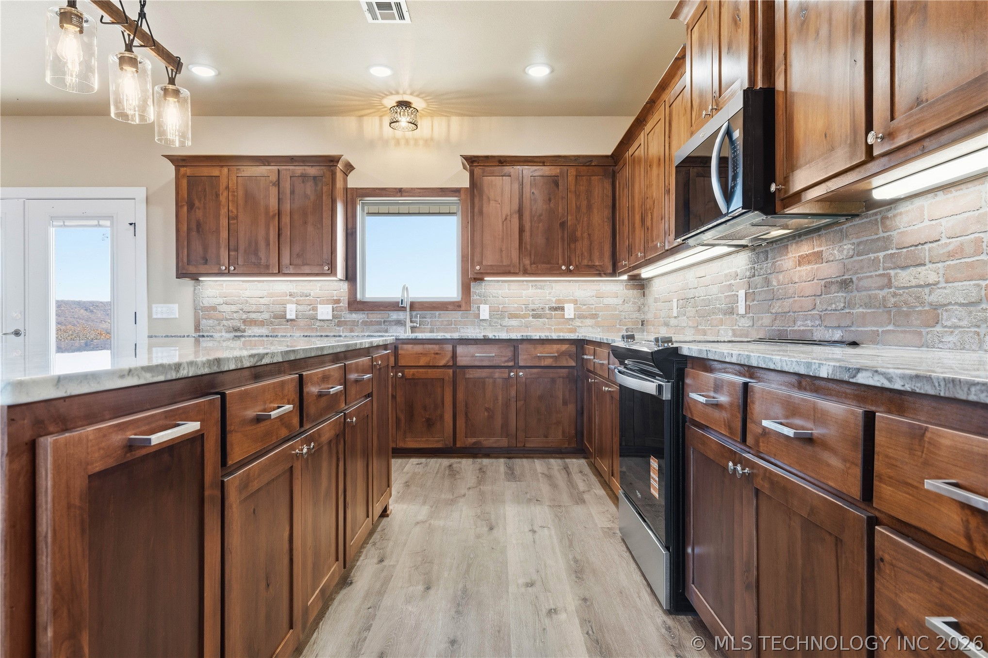34830 S Falcon Crest Lane Cookson OK 74427