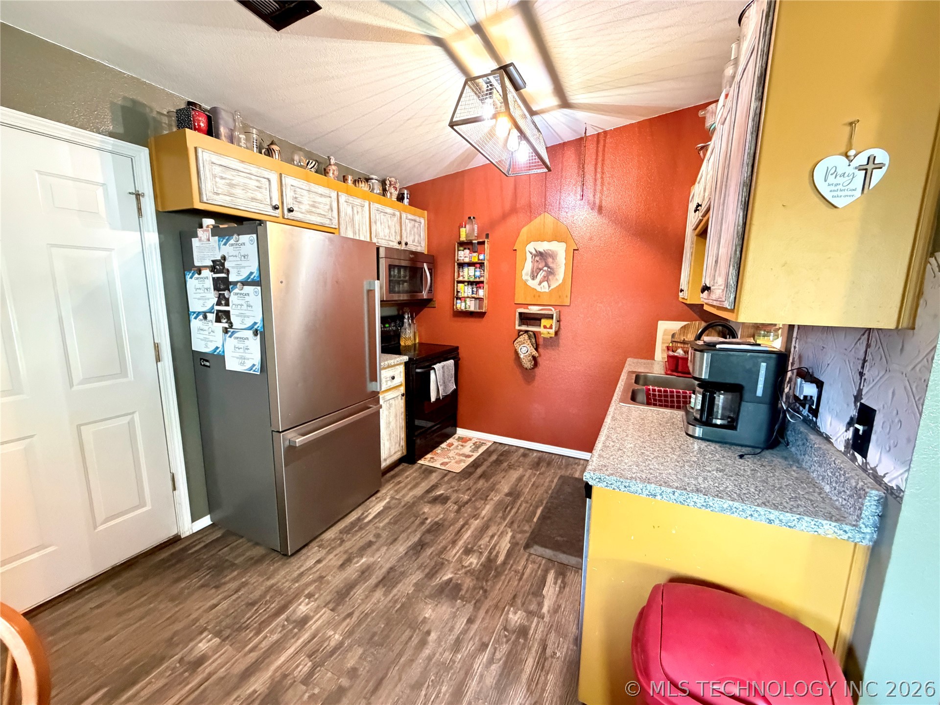 229 W Monterey Avenue Sapulpa OK 74066