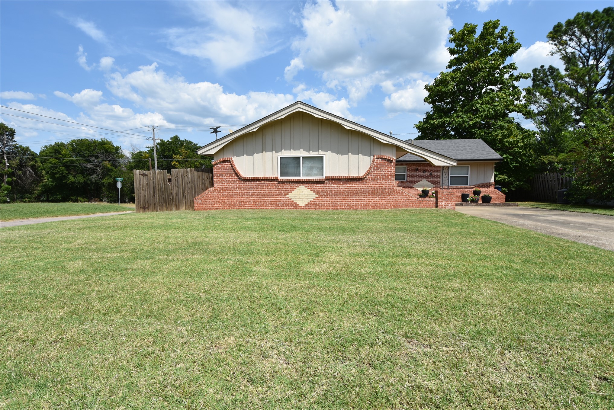 924 Cherokee Street Seminole OK 74868