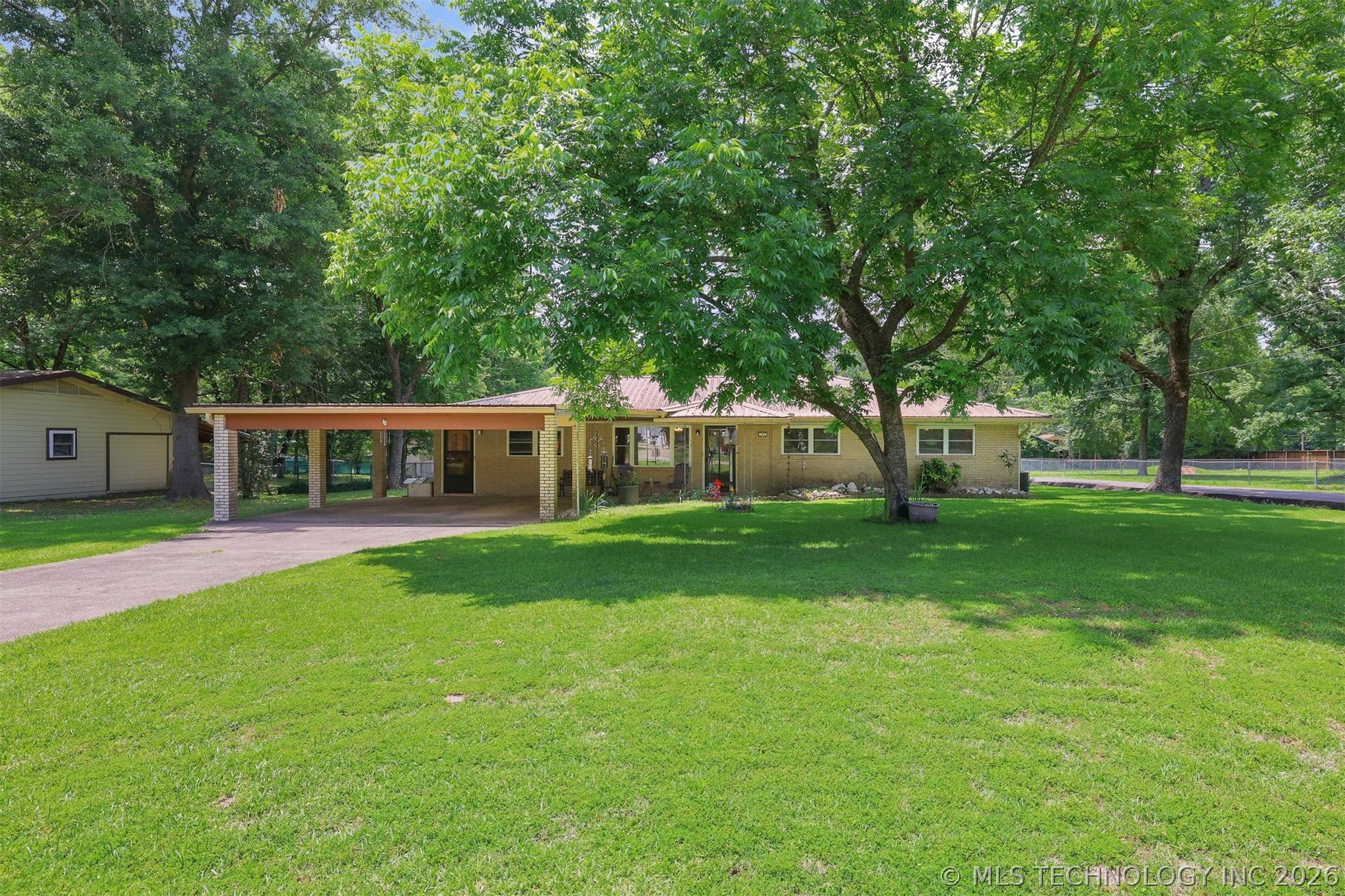 107 Maple Broken Bow OK 74728