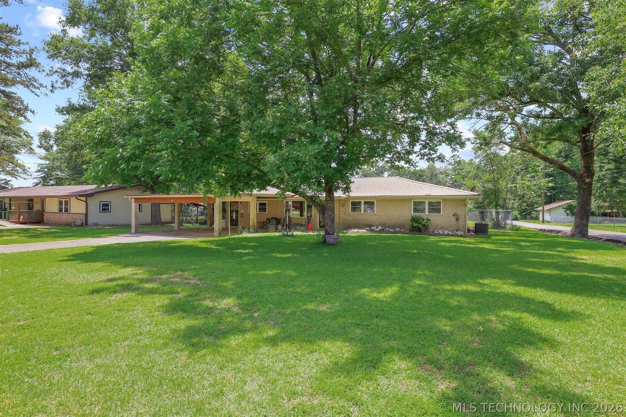 107 Maple Broken Bow OK 74728