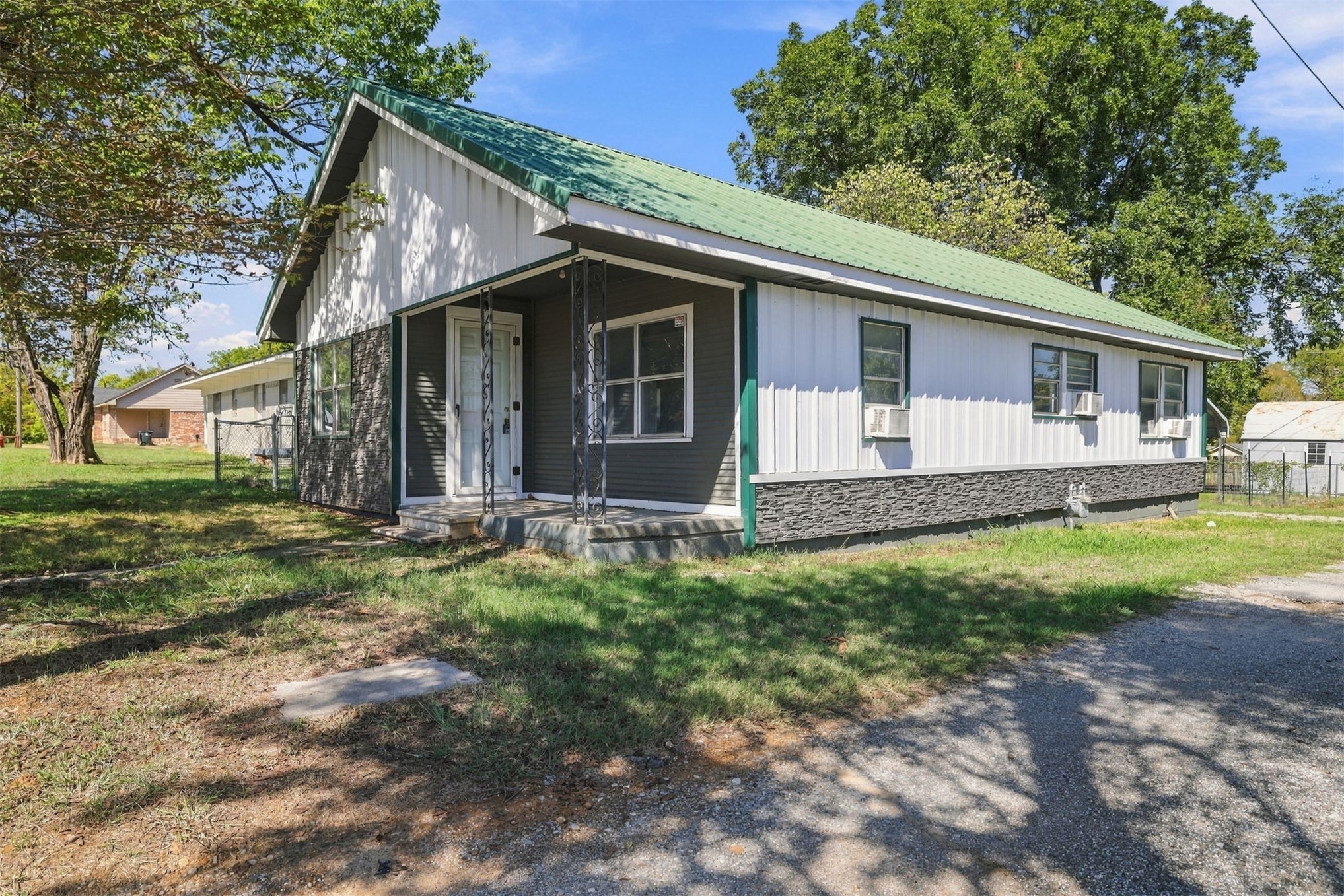 214 W Mulberry Durant OK 74701