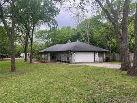 221 Cross Creek Lone Grove OK 73443