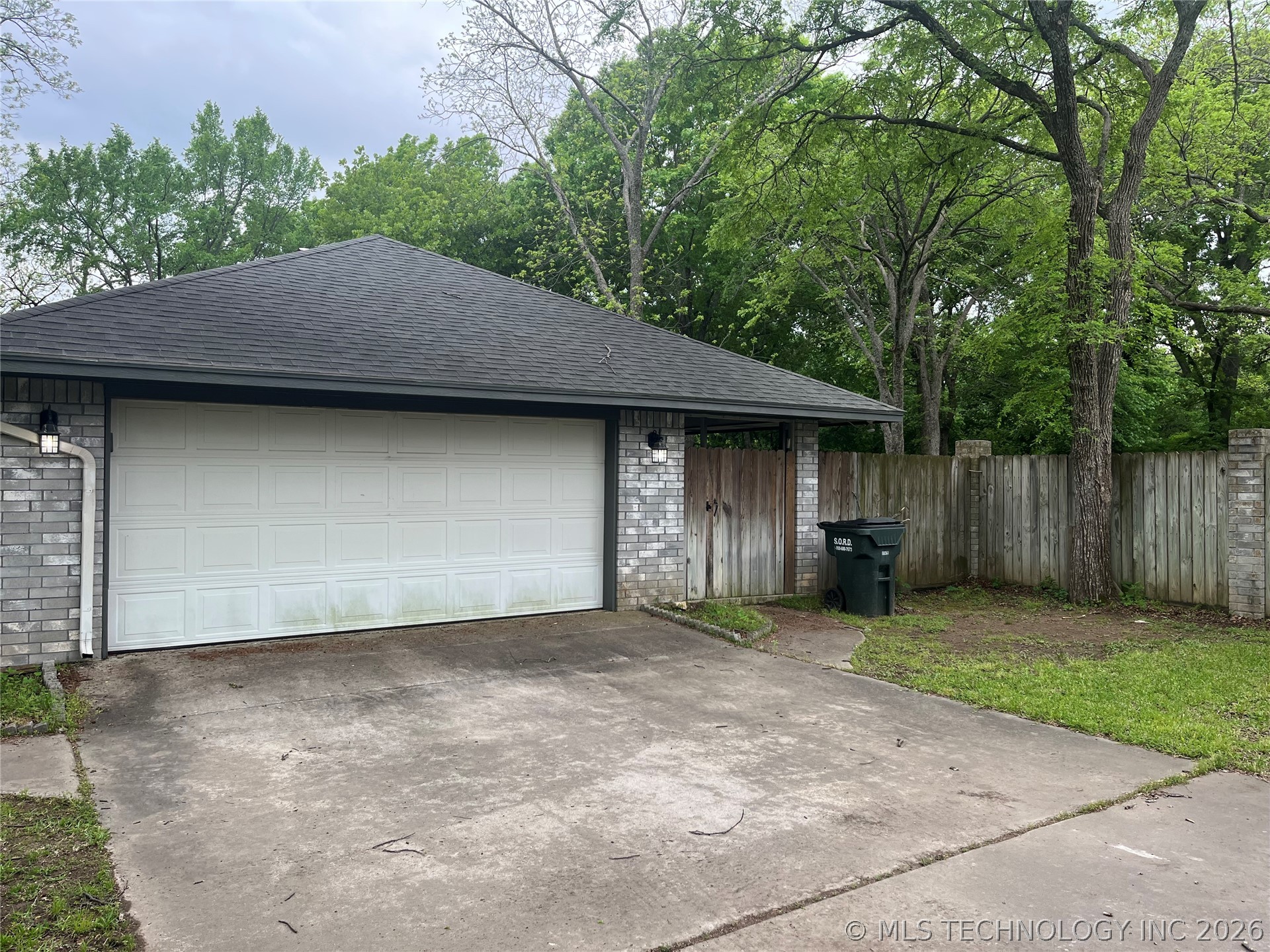 221 Cross Creek Lone Grove OK 73443