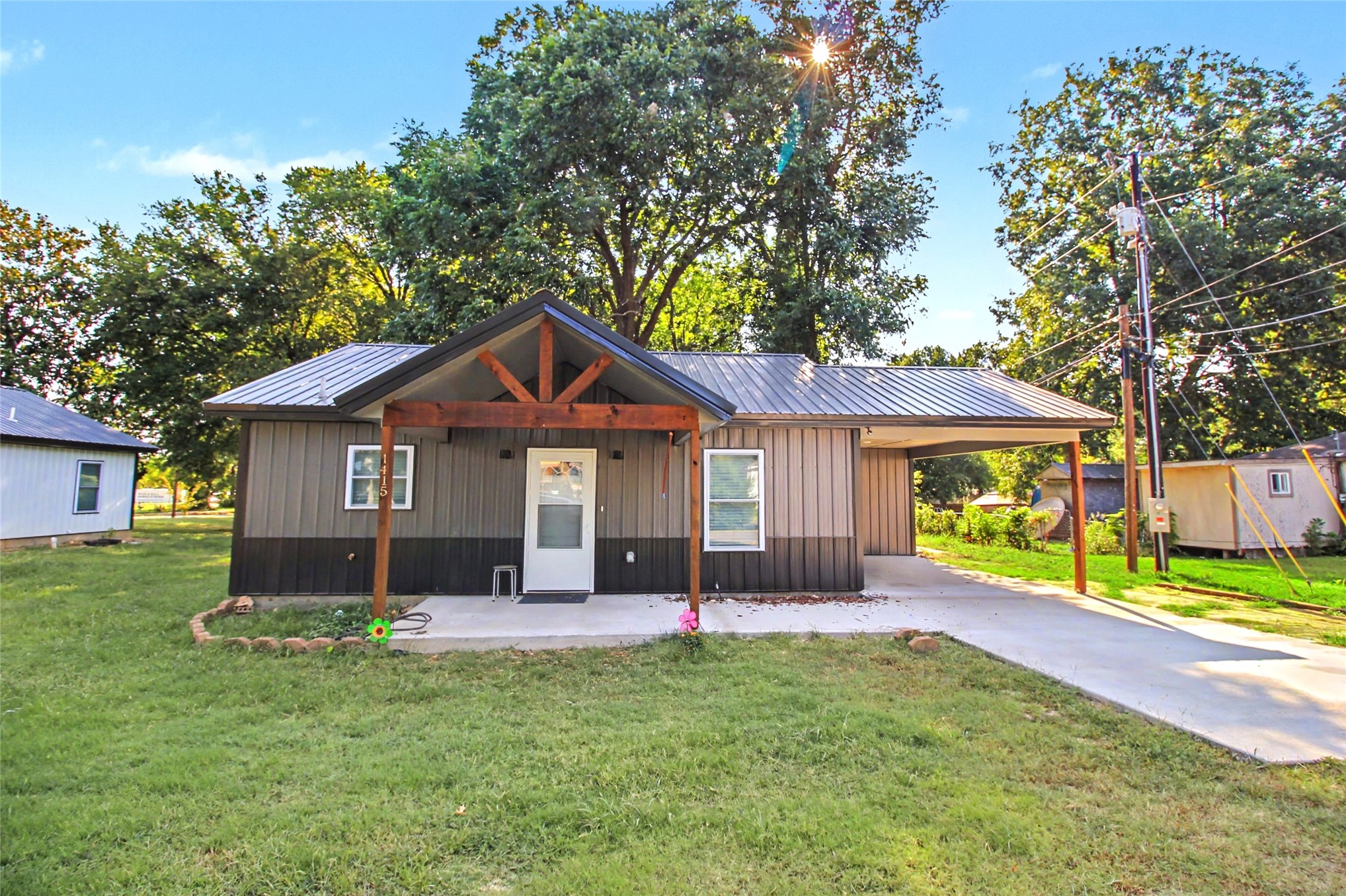 1415 S Locust Avenue Westville OK 74965